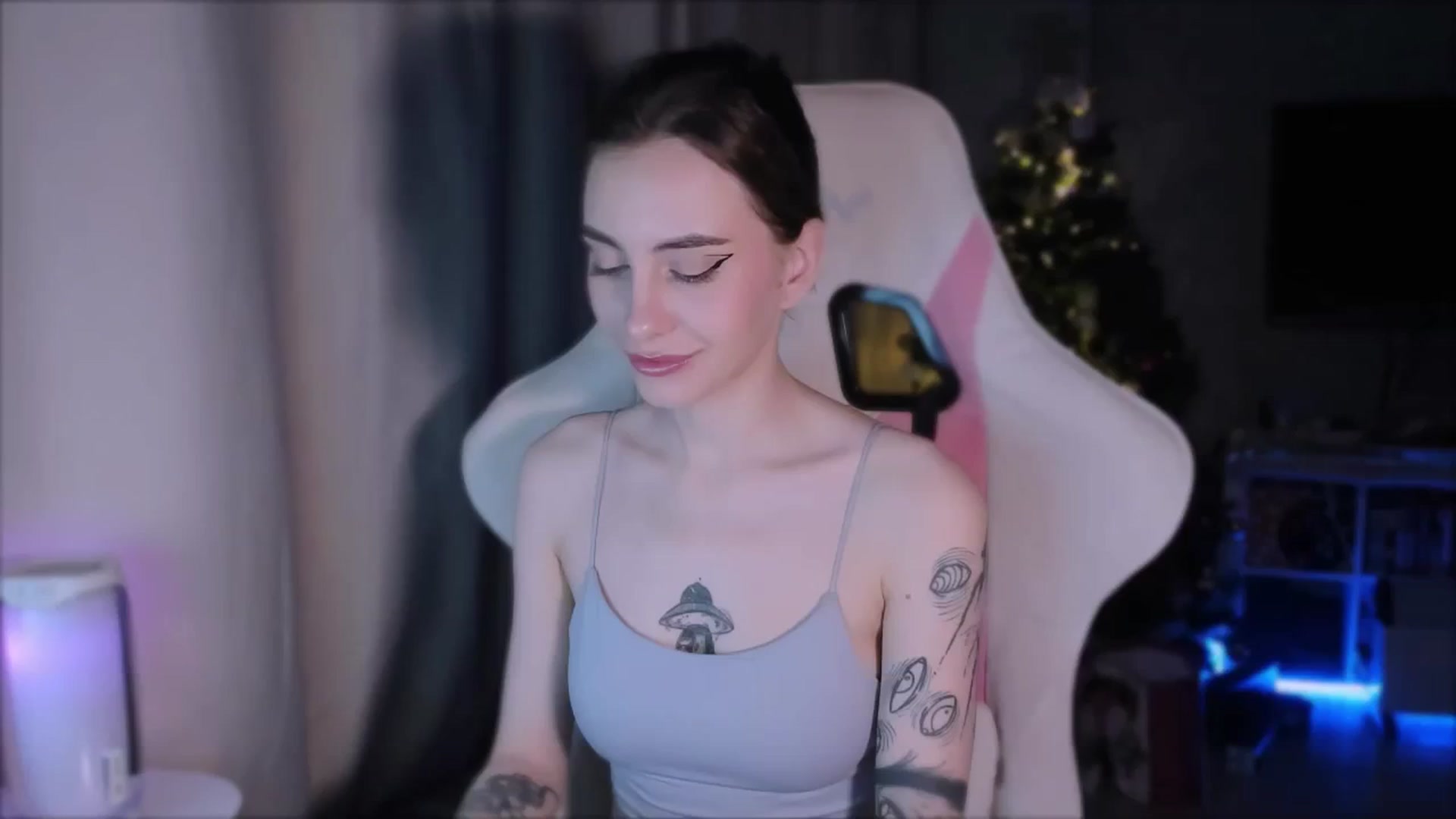 Gallery image thumbnail from Space_Eva's myfreecams stream on, 12/28/2023, 02:38 image 11 of 20