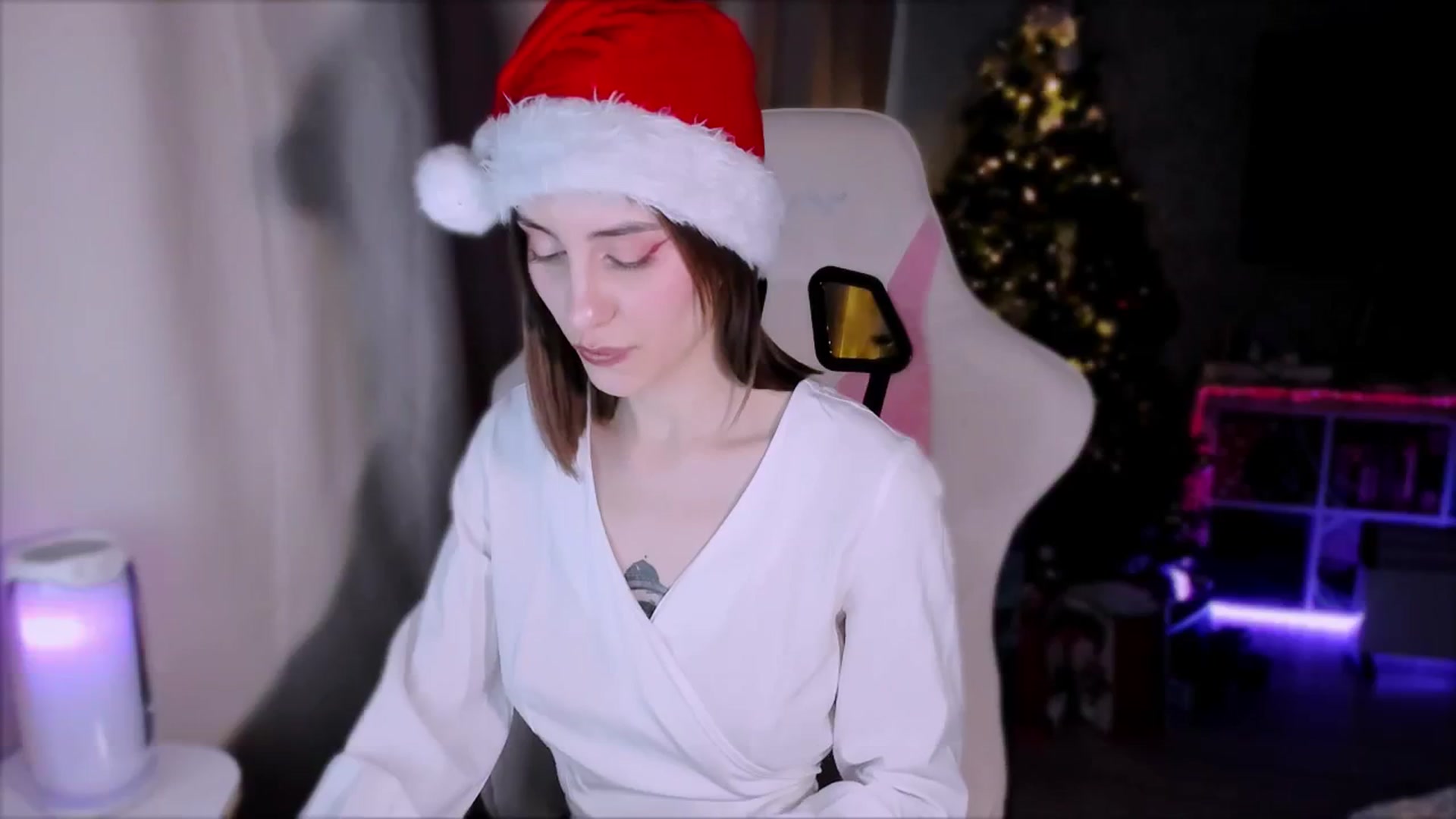 Gallery image thumbnail from Space_Eva's myfreecams stream on, 12/31/2023, 03:35 image 7 of 20