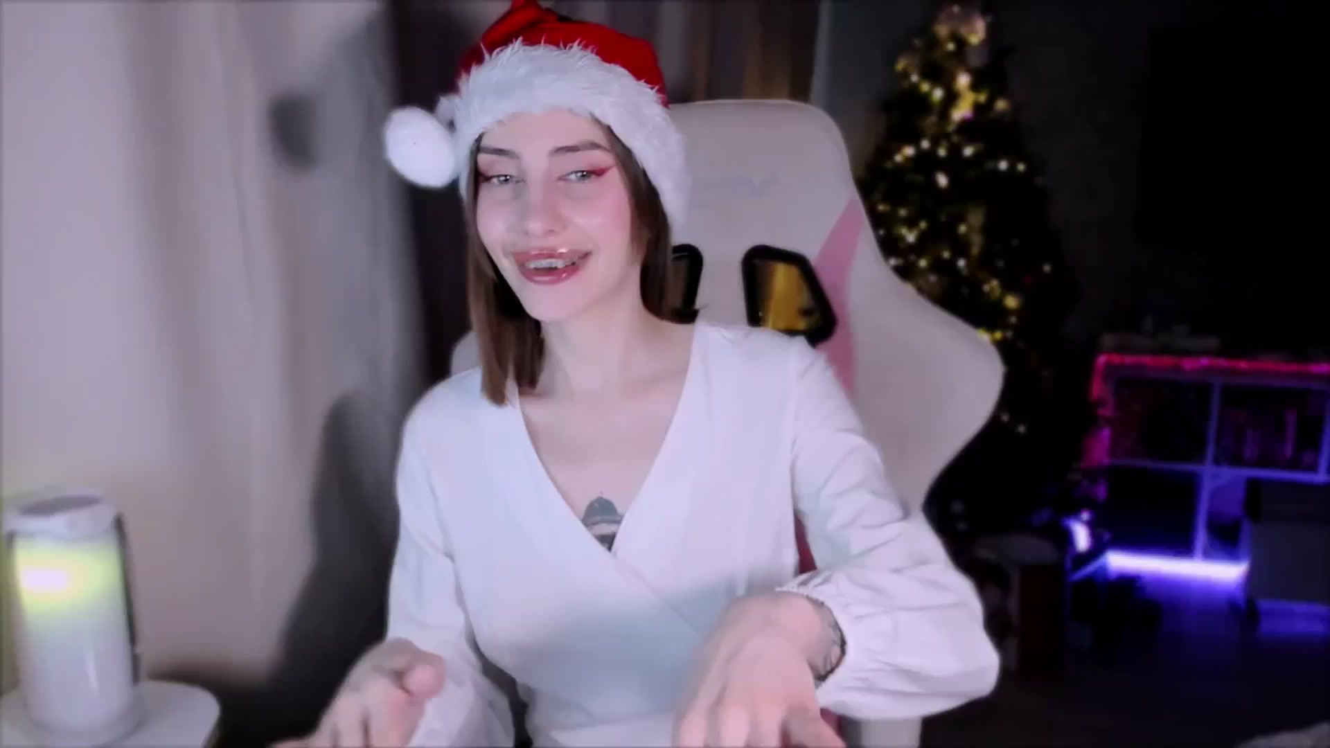 Gallery image thumbnail from Space_Eva's myfreecams stream on, 12/31/2023, 03:35 image 8 of 20
