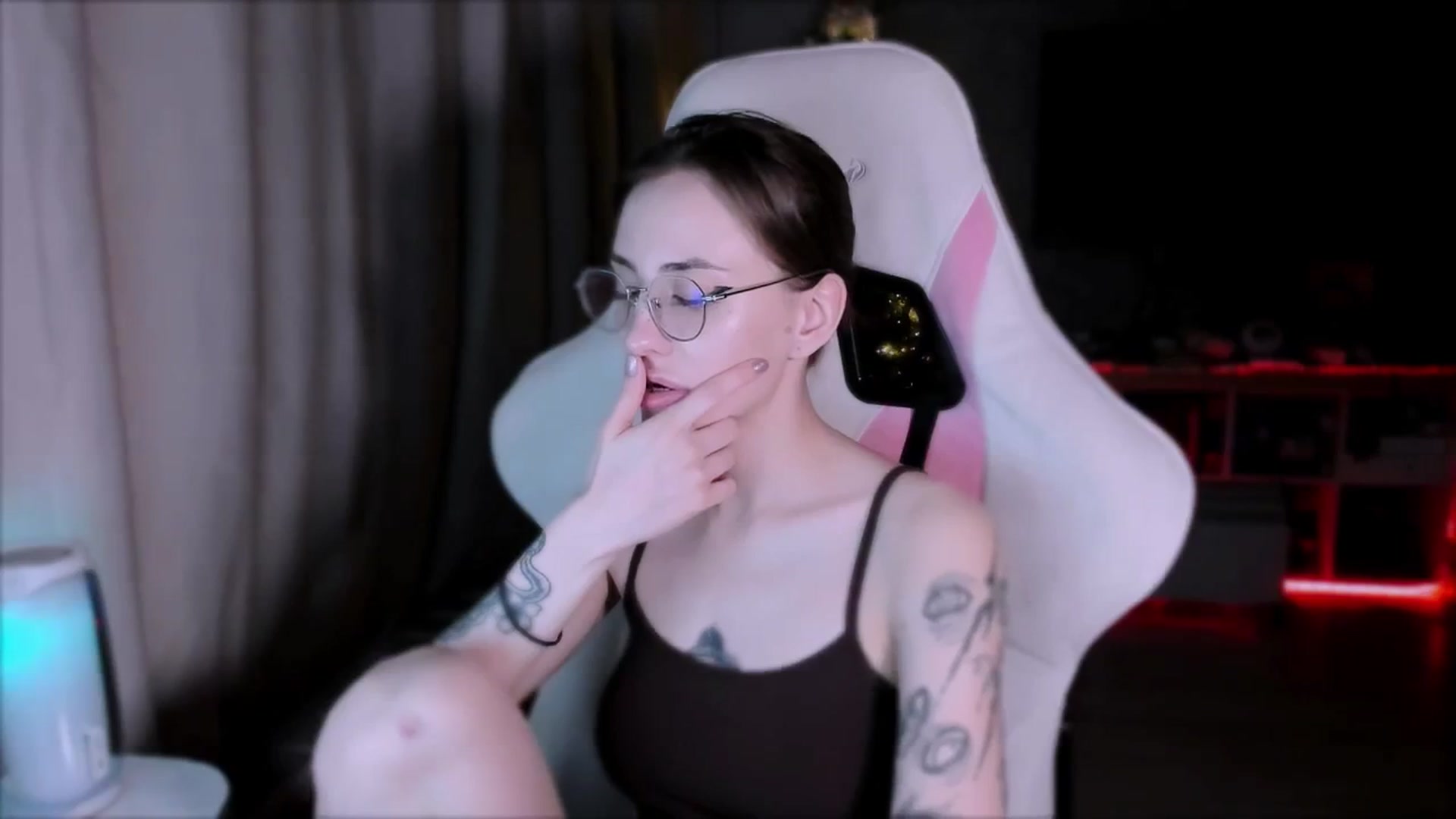 Gallery image thumbnail from Space_Eva's myfreecams stream on, 01/08/2024, 03:02 image 19 of 20