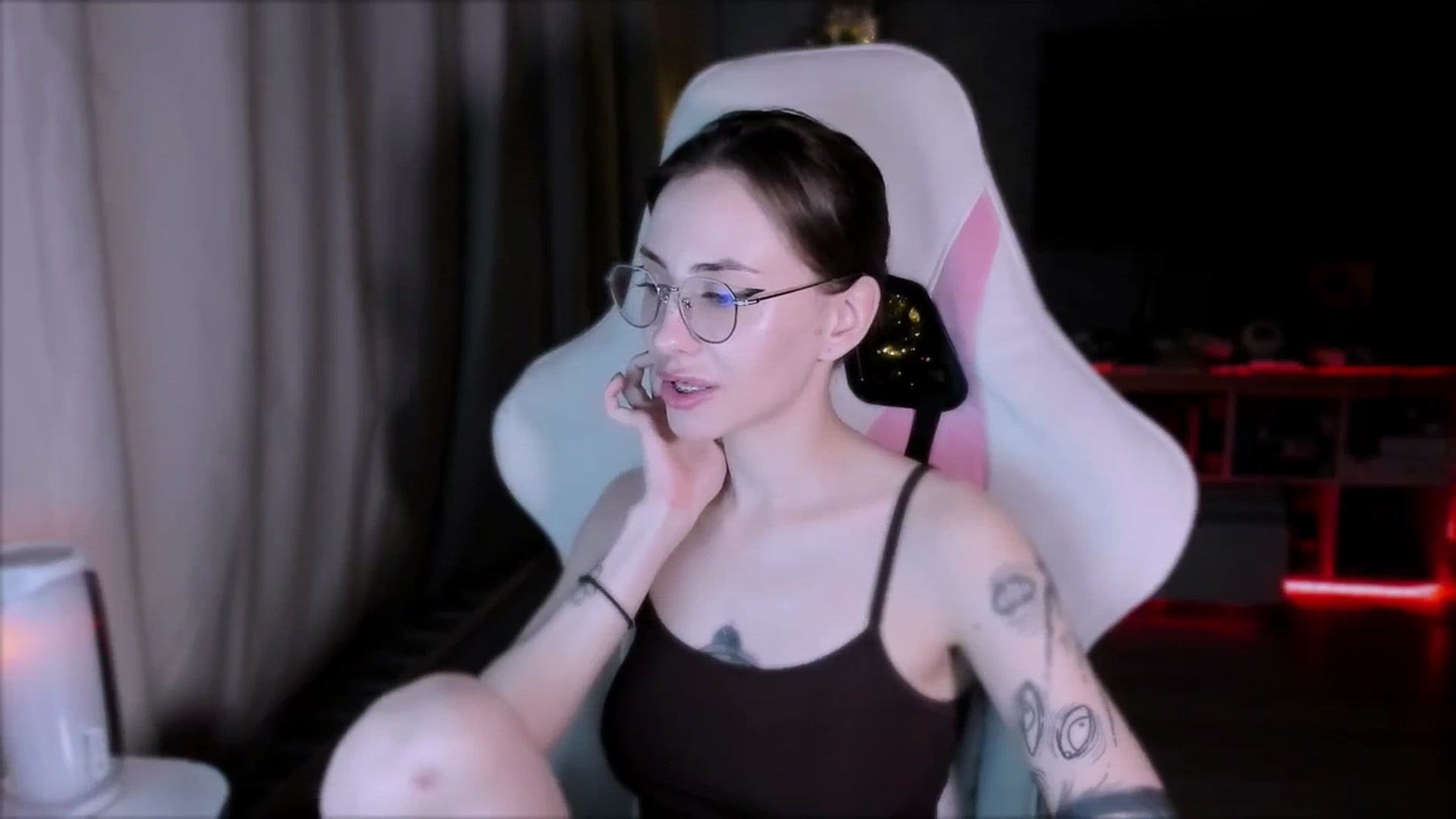 Gallery image thumbnail from Space_Eva's myfreecams stream on, 01/08/2024, 03:02 image 17 of 20