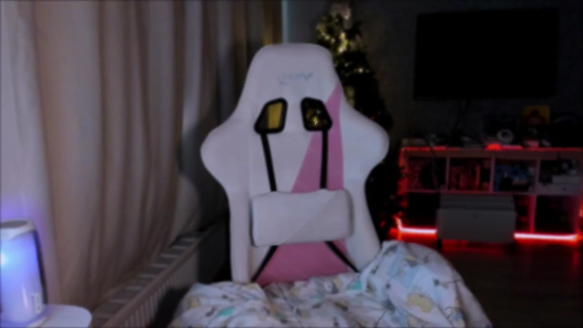 Gallery image thumbnail from Space_Eva's myfreecams stream on, 01/08/2024, 05:32 image 1 of 20