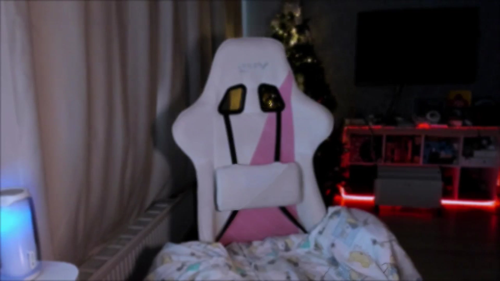 Gallery image thumbnail from Space_Eva's myfreecams stream on, 01/08/2024, 05:32 image 2 of 20