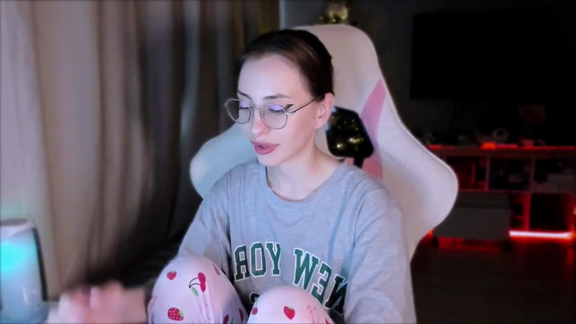 Gallery image thumbnail from Space_Eva's myfreecams stream on, 01/08/2024, 05:32 image 12 of 20