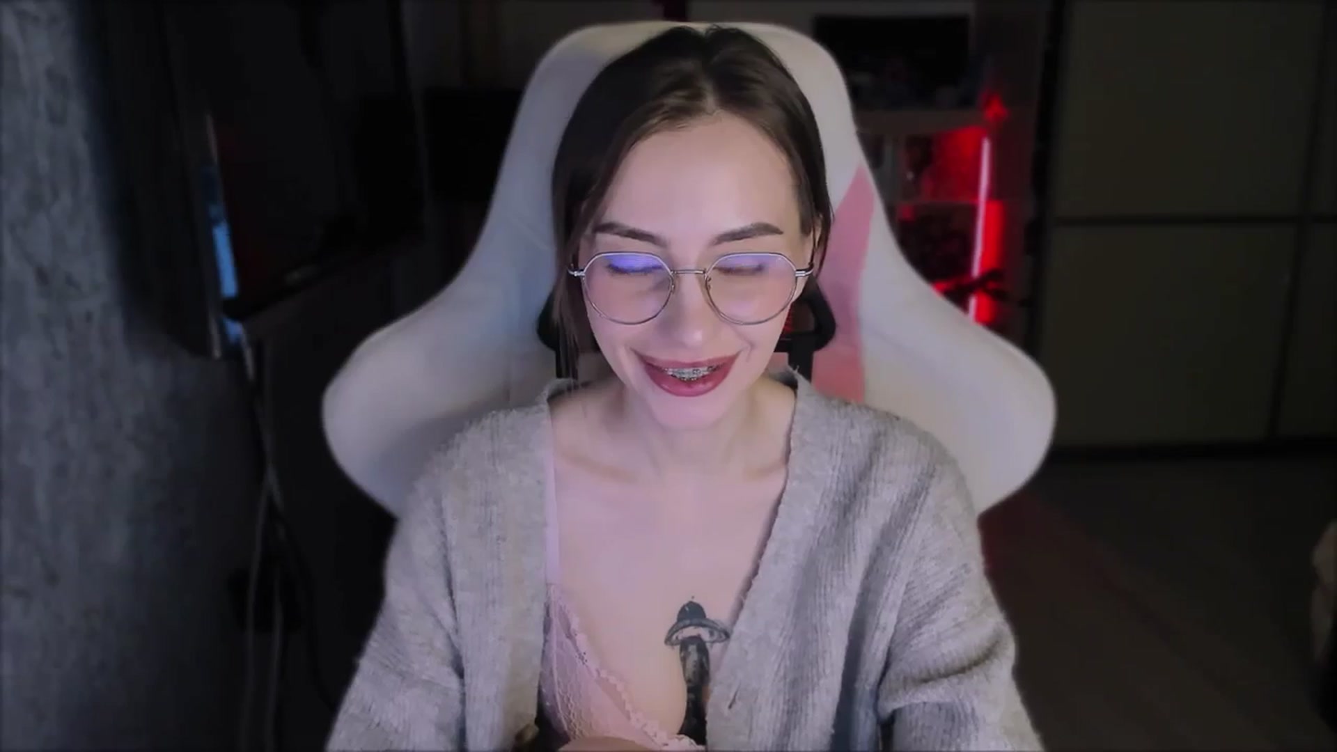 Gallery image thumbnail from Space_Eva's myfreecams stream on, 01/16/2024, 03:10 image 12 of 20