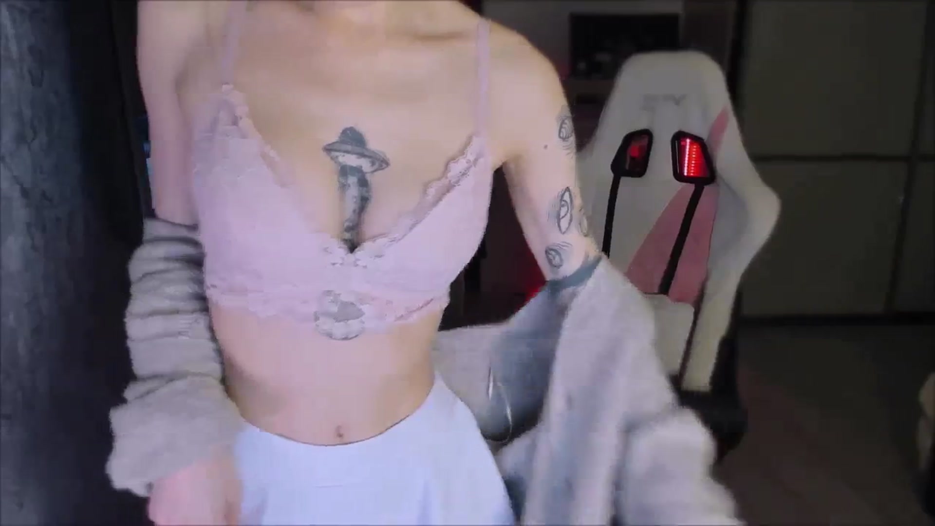 Gallery image thumbnail from Space_Eva's myfreecams stream on, 01/16/2024, 03:10 image 19 of 20