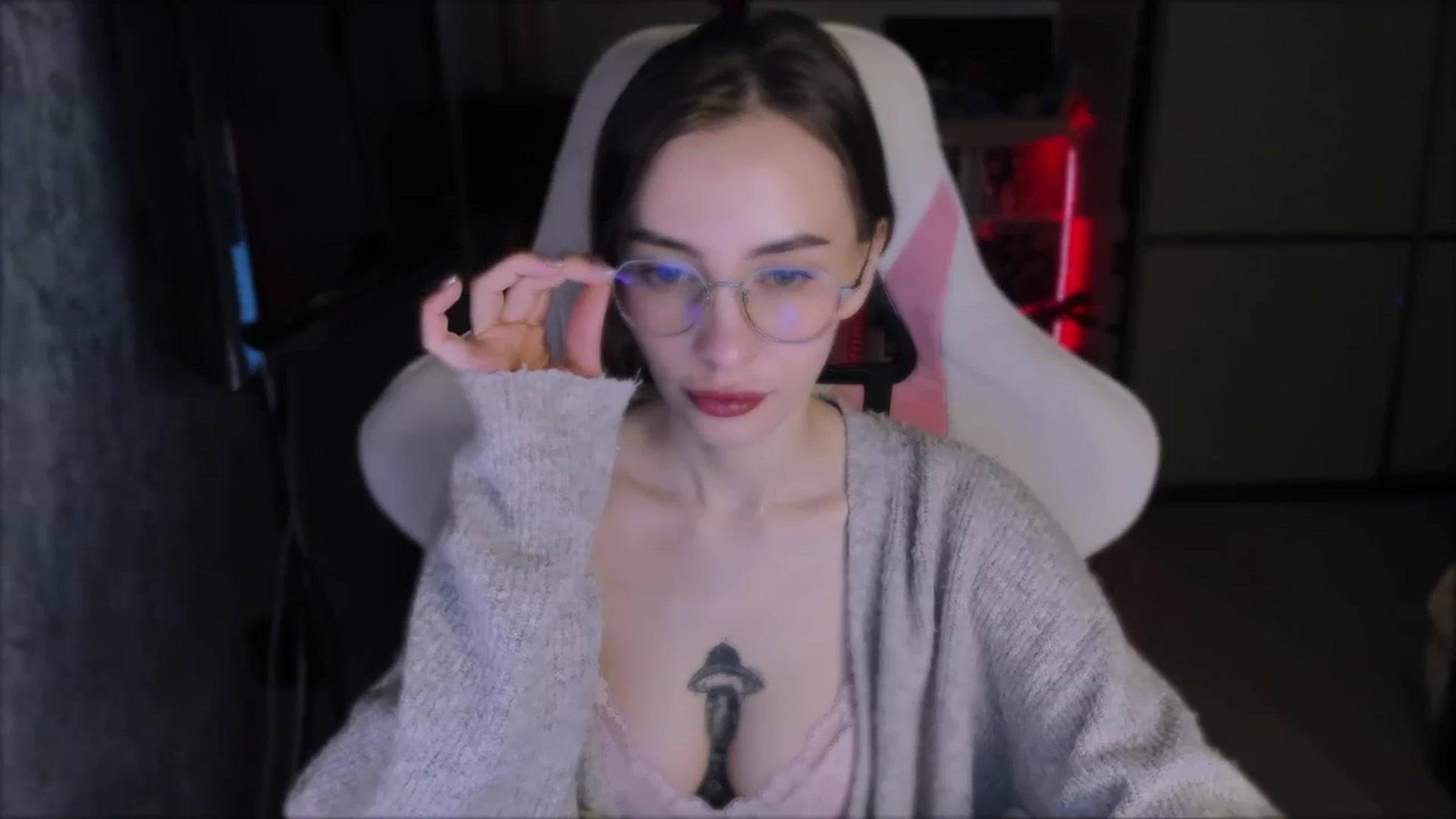 Gallery image thumbnail from Space_Eva's myfreecams stream on, 01/16/2024, 03:10 image 8 of 20