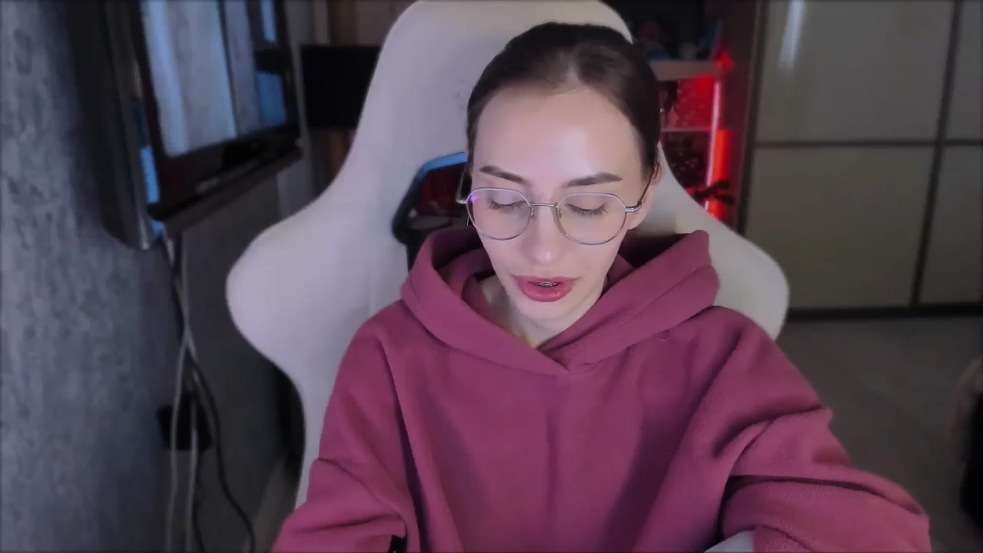 Gallery image thumbnail from Space_Eva's myfreecams stream on, 01/16/2024, 06:02 image 4 of 20