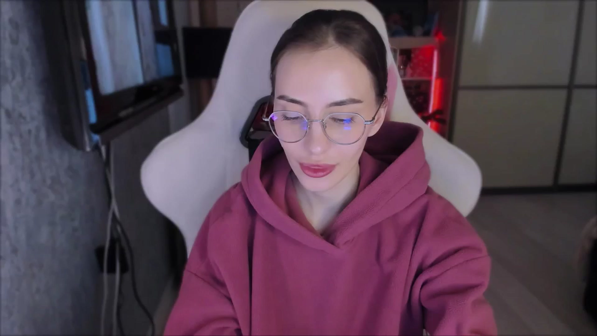 Gallery image thumbnail from Space_Eva's myfreecams stream on, 01/16/2024, 06:02 image 13 of 20