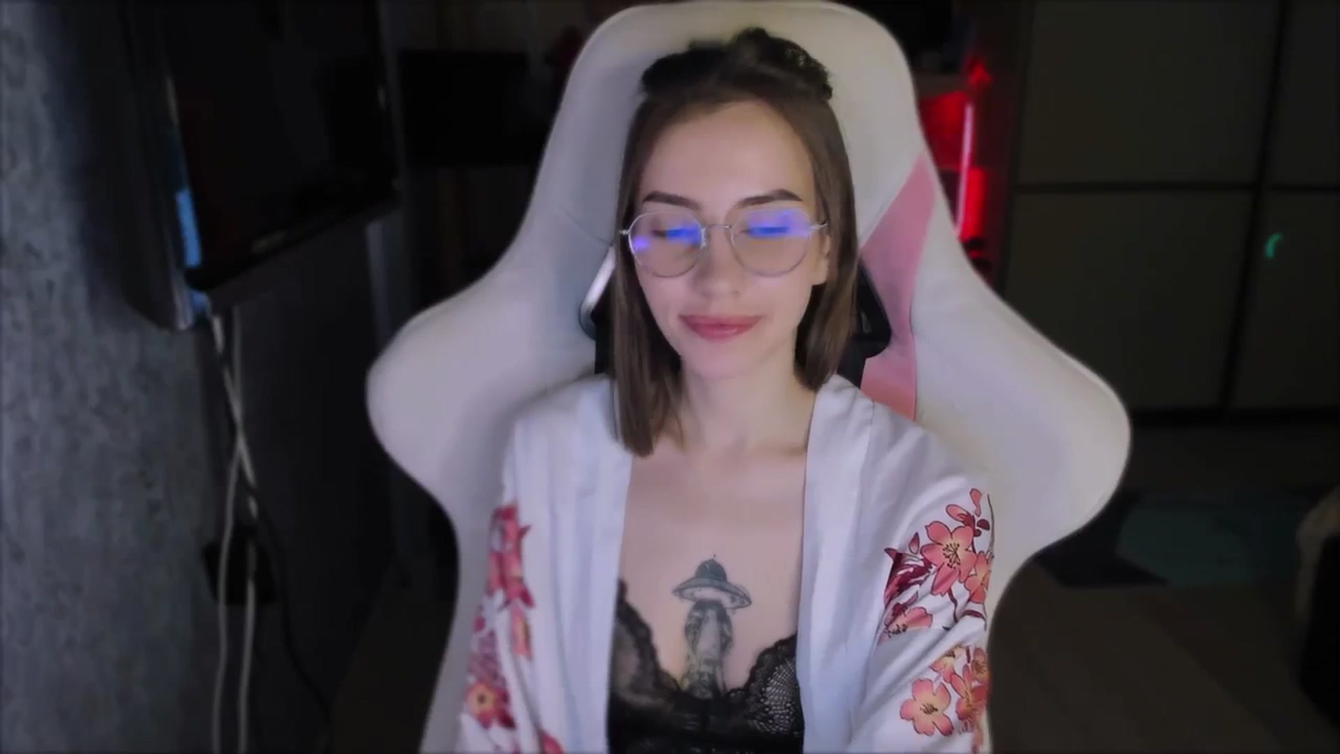 Gallery image thumbnail from Space_Eva's myfreecams stream on, 01/17/2024, 03:02 image 13 of 20