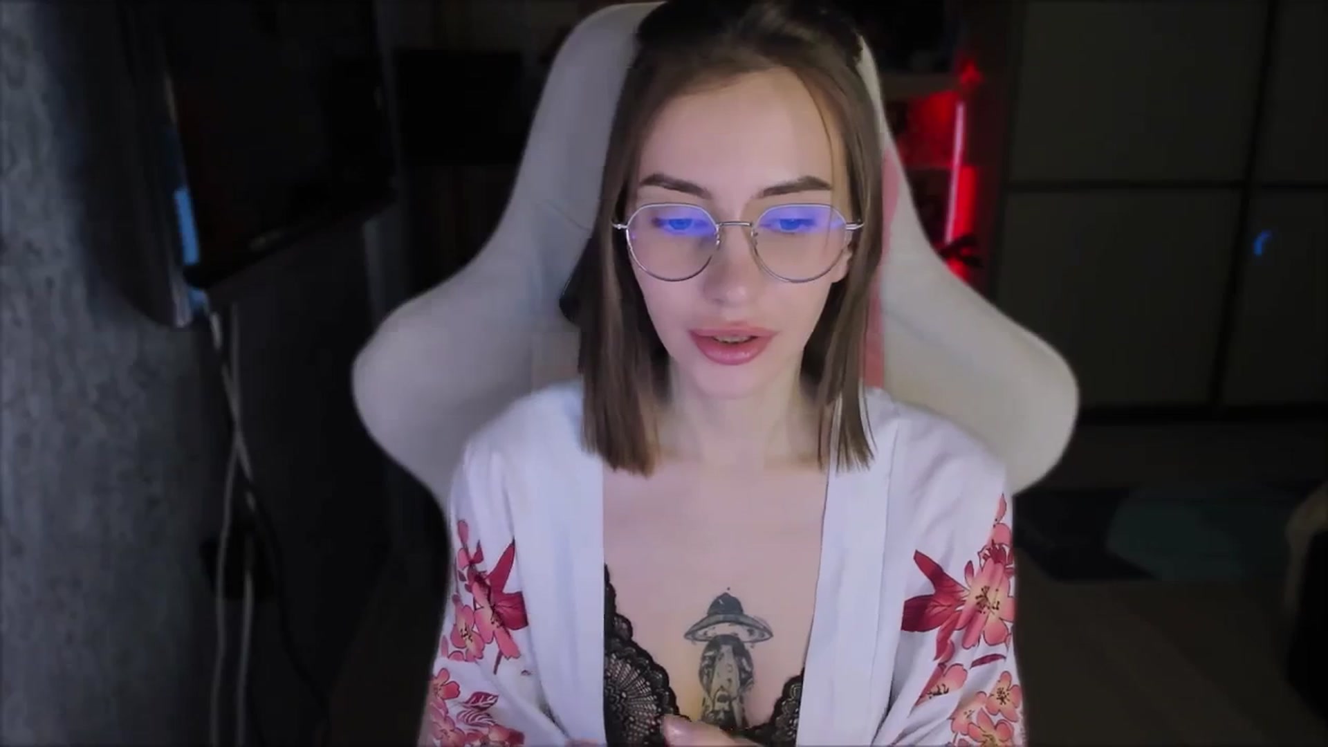 Gallery image thumbnail from Space_Eva's myfreecams stream on, 01/17/2024, 03:02 image 8 of 20