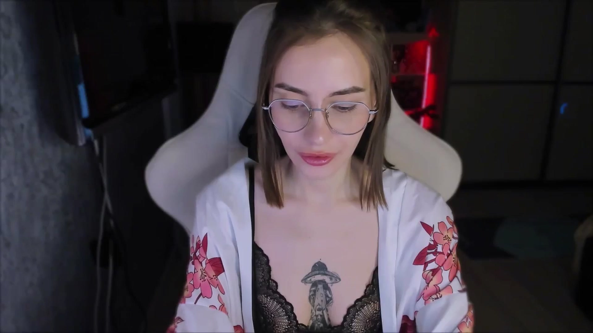 Gallery image thumbnail from Space_Eva's myfreecams stream on, 01/17/2024, 03:02 image 10 of 20
