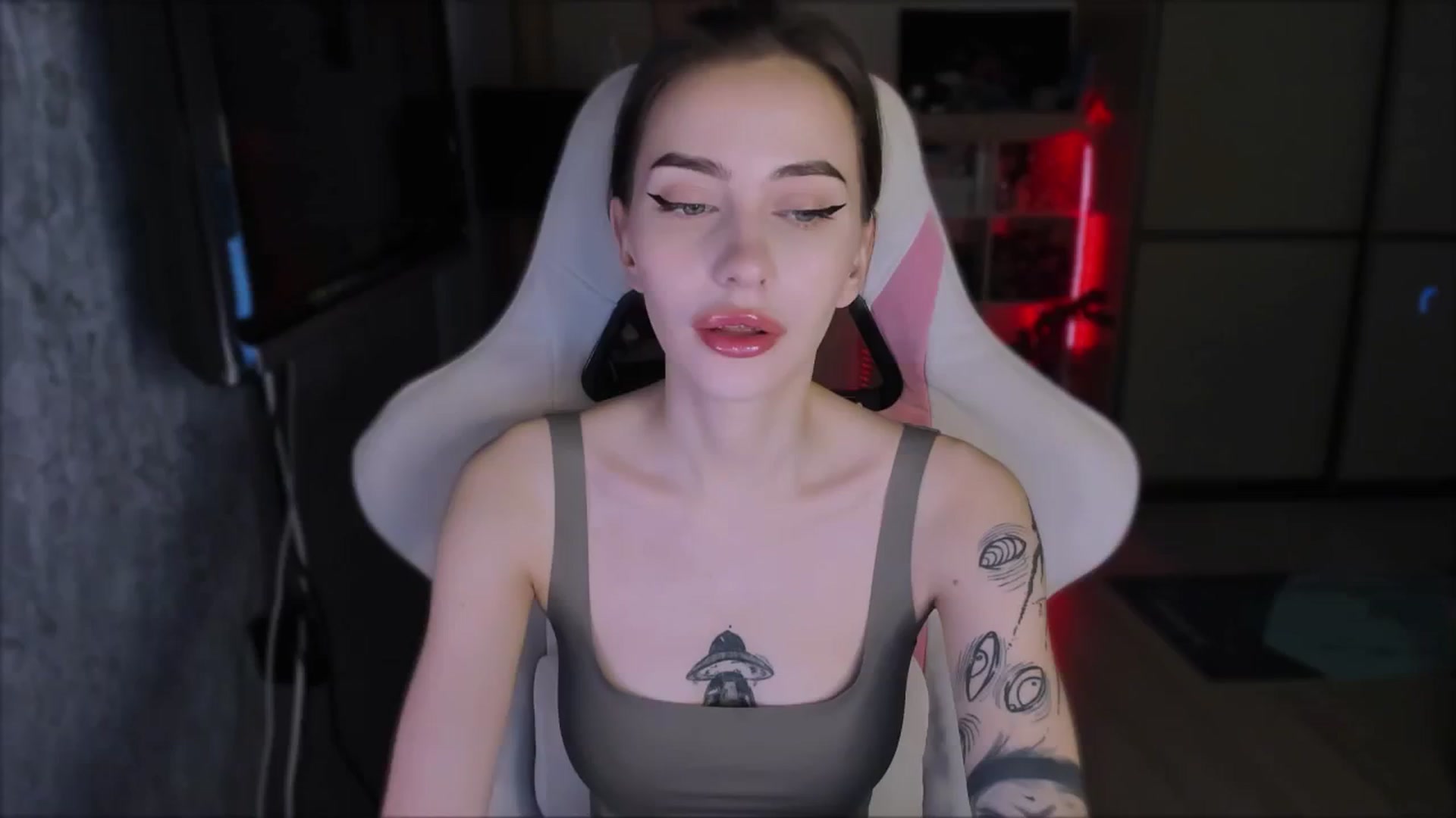 Gallery image thumbnail from Space_Eva's myfreecams stream on, 01/18/2024, 03:03 image 3 of 20