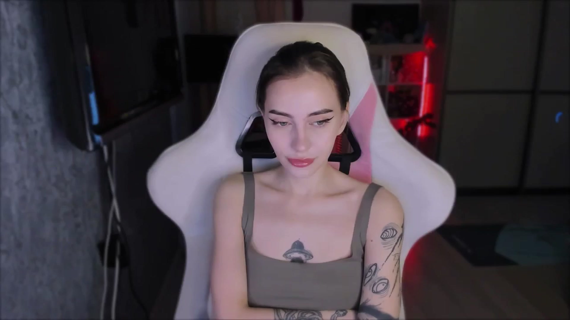 Gallery image thumbnail from Space_Eva's myfreecams stream on, 01/18/2024, 03:03 image 8 of 20