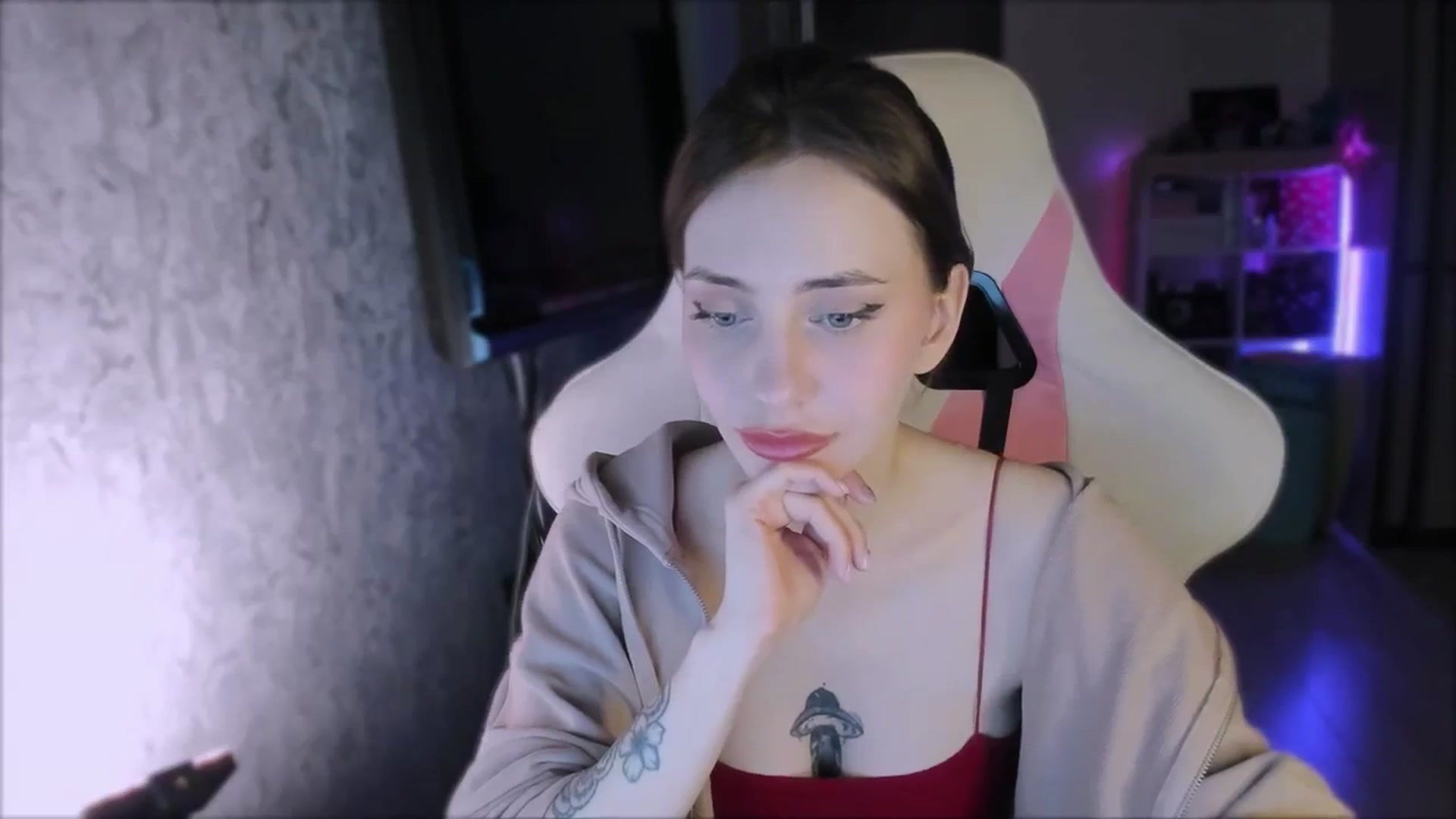 Gallery image thumbnail from Space_Eva's myfreecams stream on, 01/30/2024, 02:06 image 10 of 20