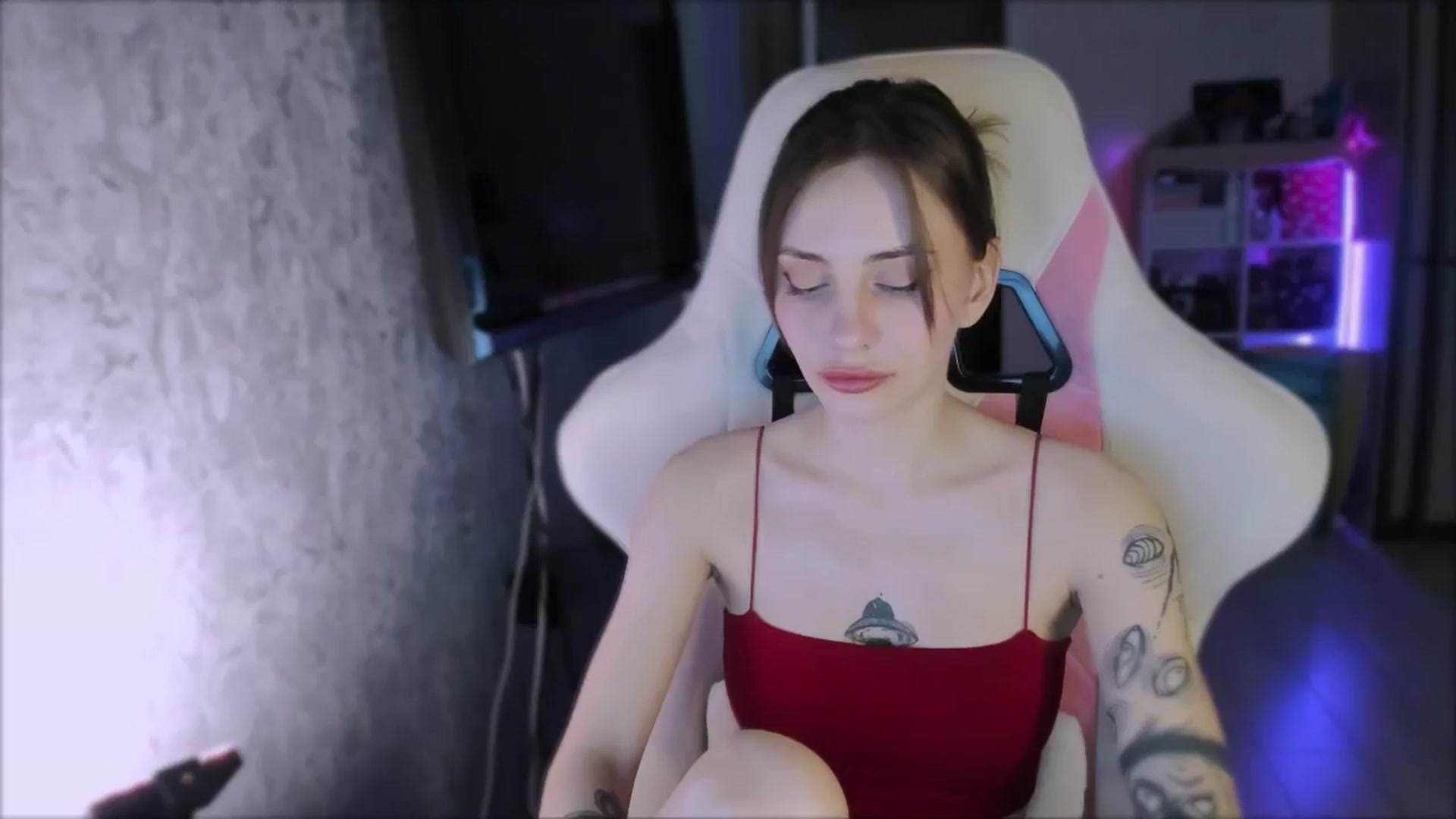 Gallery image thumbnail from Space_Eva's myfreecams stream on, 01/30/2024, 03:03 image 16 of 20