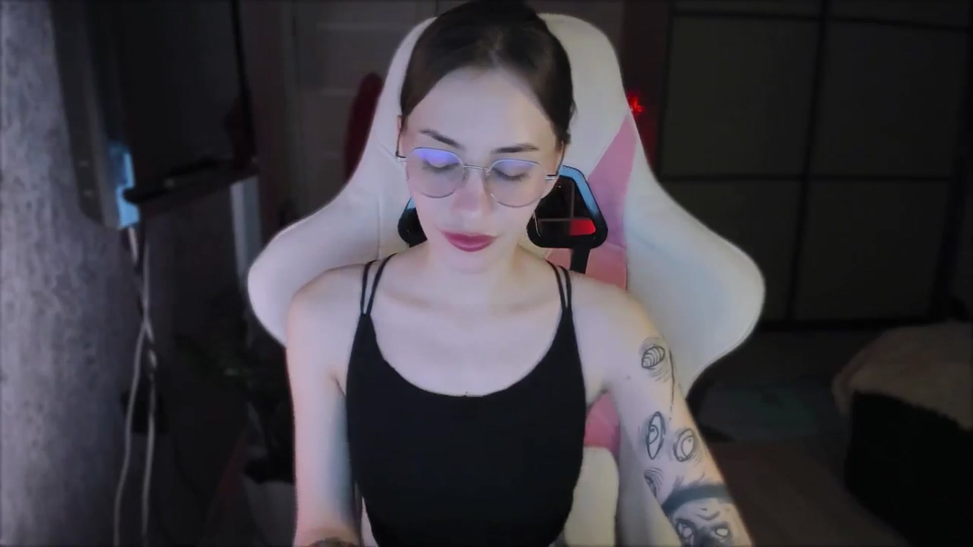 Gallery image thumbnail from Space_Eva's myfreecams stream on, 02/02/2024, 02:46 image 10 of 20
