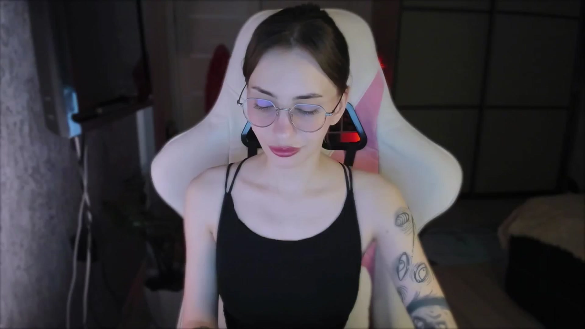 Gallery image thumbnail from Space_Eva's myfreecams stream on, 02/02/2024, 02:46 image 13 of 20