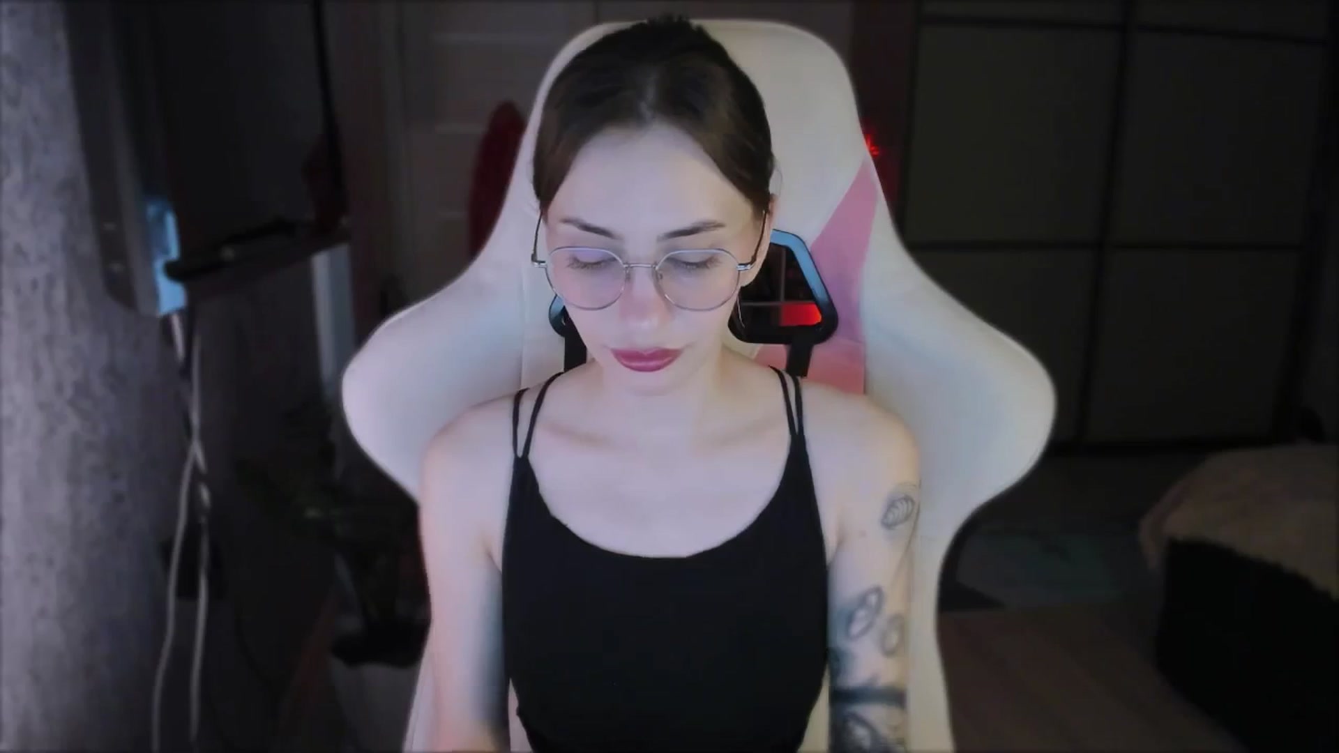 Gallery image thumbnail from Space_Eva's myfreecams stream on, 02/02/2024, 02:46 image 14 of 20