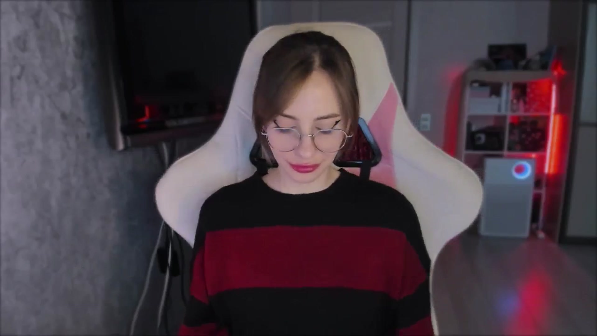 Gallery image thumbnail from Space_Eva's myfreecams stream on, 02/05/2024, 06:01 image 3 of 20