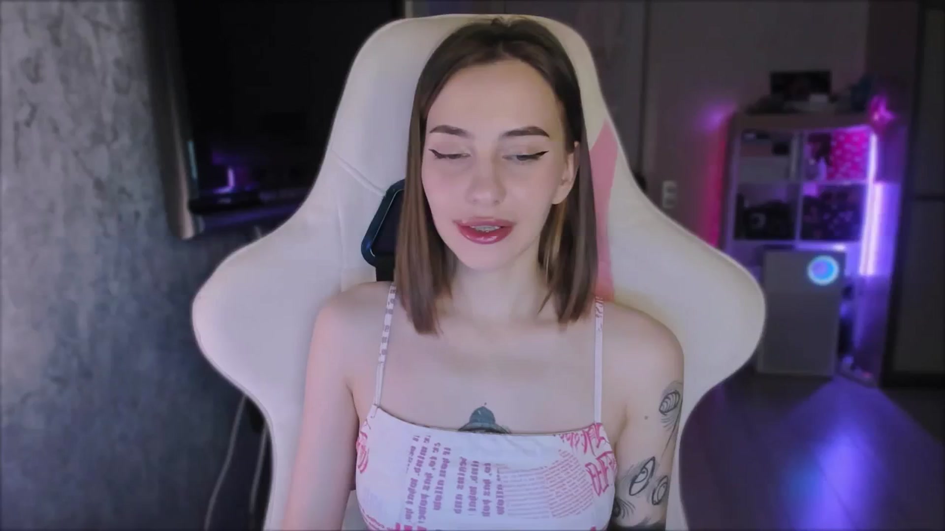 Gallery image thumbnail from Space_Eva's myfreecams stream on, 02/07/2024, 02:12 image 1 of 20