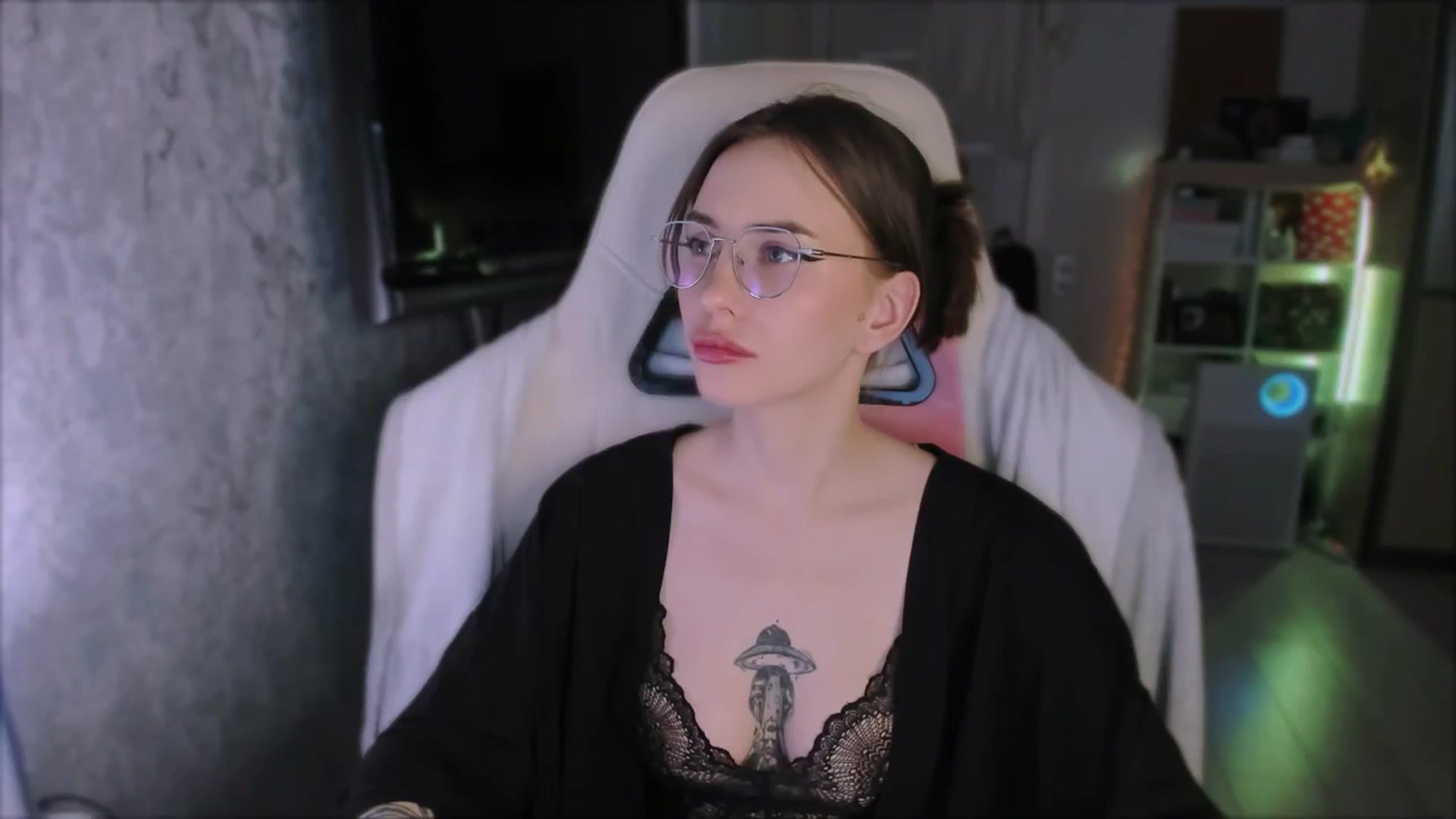 Gallery image thumbnail from Space_Eva's myfreecams stream on, 02/12/2024, 06:05 image 13 of 20