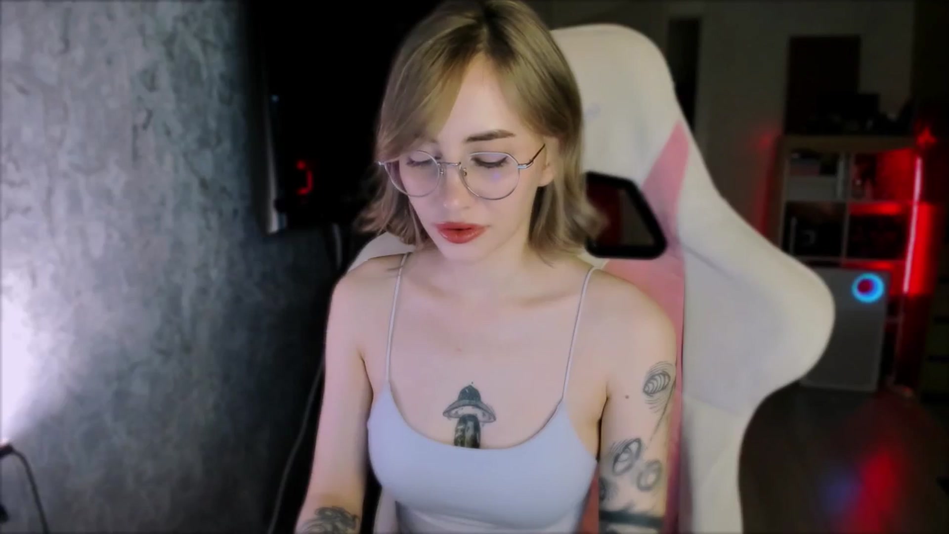 Gallery image thumbnail from Space_Eva's myfreecams stream on, 02/18/2024, 02:55 image 5 of 20