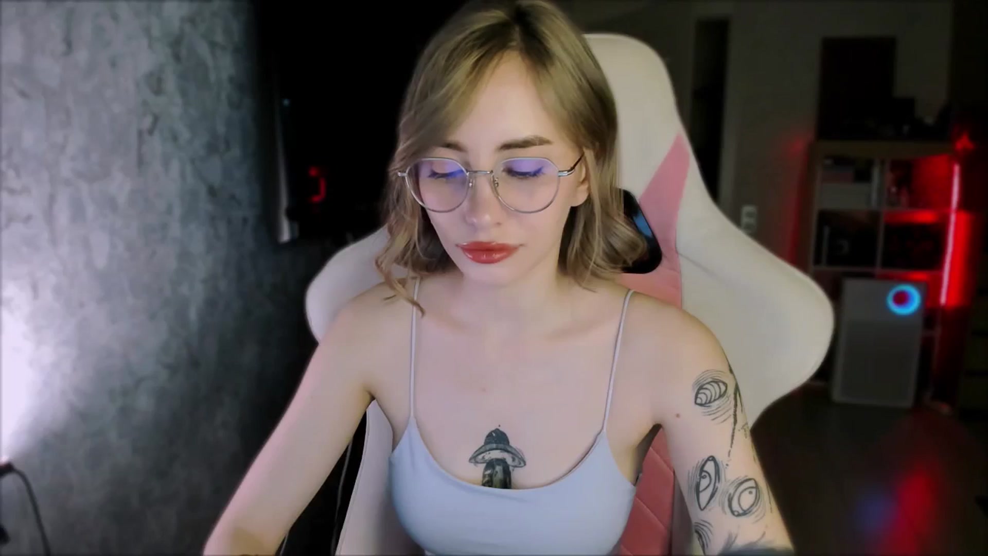 Gallery image thumbnail from Space_Eva's myfreecams stream on, 02/18/2024, 02:55 image 7 of 20