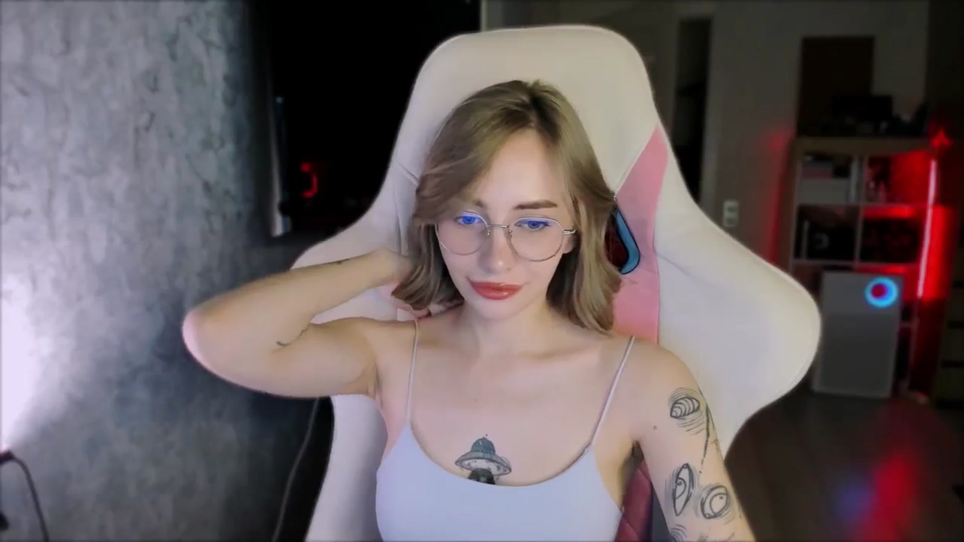 Gallery image thumbnail from Space_Eva's myfreecams stream on, 02/18/2024, 02:55 image 12 of 20
