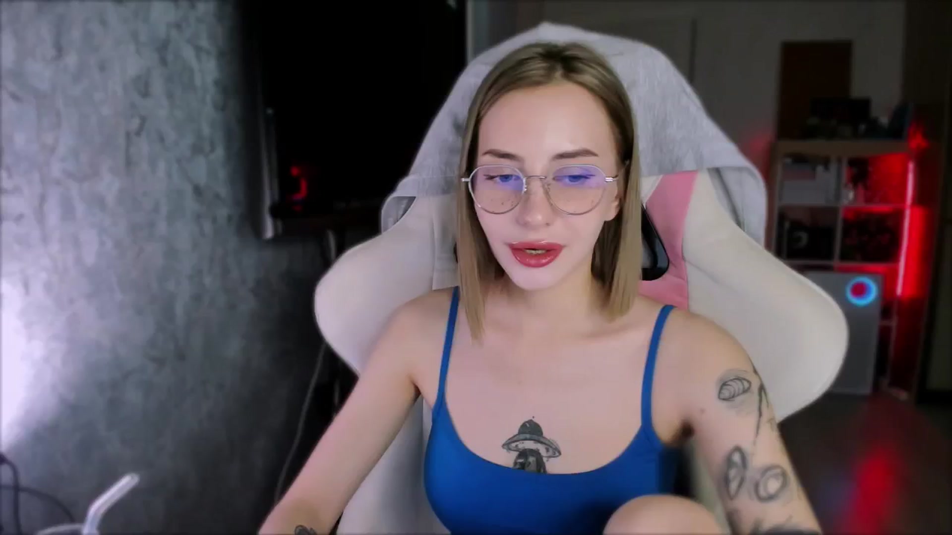 Gallery image thumbnail from Space_Eva's myfreecams stream on, 02/20/2024, 03:02 image 6 of 20