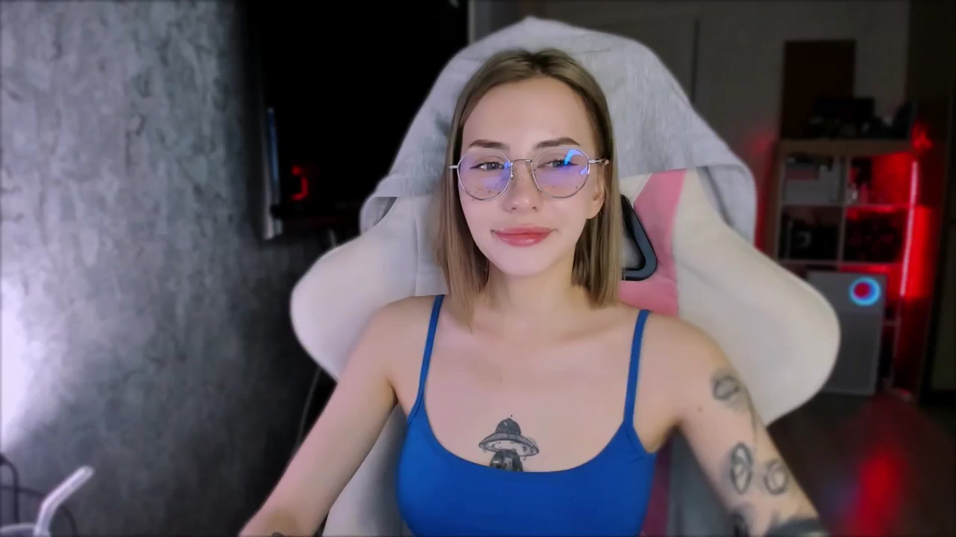 Gallery image thumbnail from Space_Eva's myfreecams stream on, 02/20/2024, 03:02 image 1 of 20