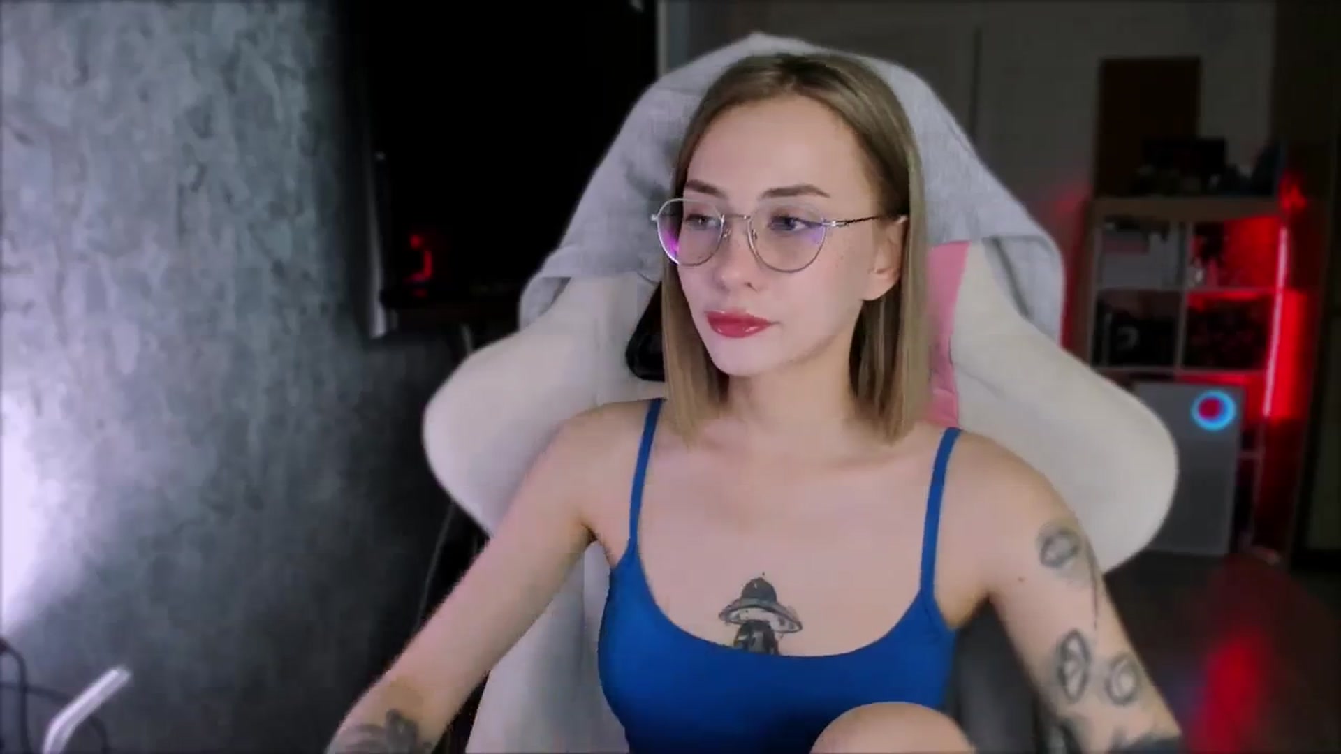 Gallery image thumbnail from Space_Eva's myfreecams stream on, 02/20/2024, 03:02 image 4 of 20