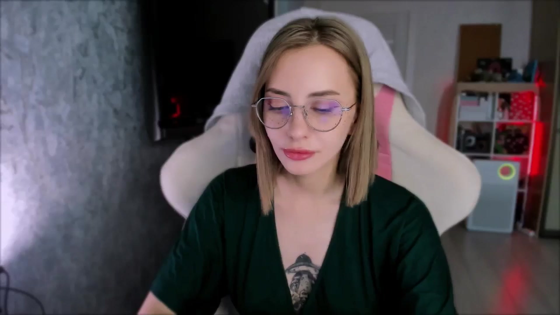 Gallery image thumbnail from Space_Eva's myfreecams stream on, 02/20/2024, 05:53 image 14 of 20