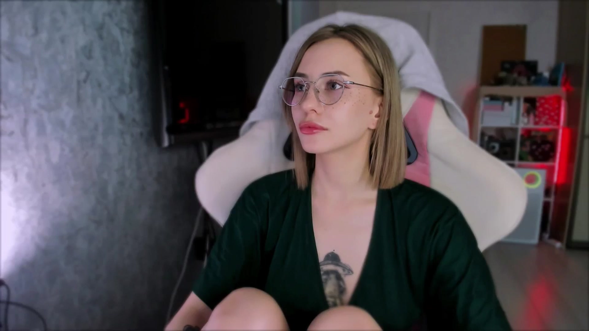 Gallery image thumbnail from Space_Eva's myfreecams stream on, 02/20/2024, 05:53 image 7 of 20