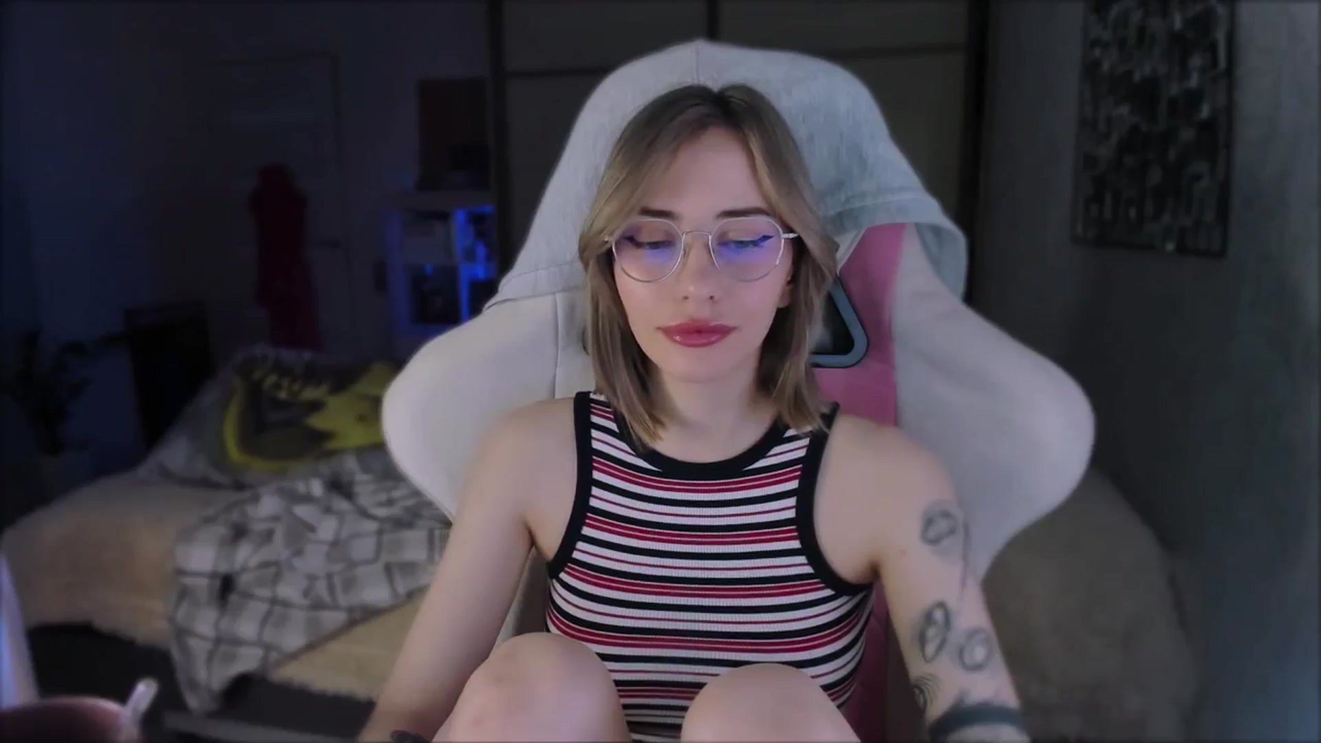 Gallery image thumbnail from Space_Eva's myfreecams stream on, 02/22/2024, 02:35 image 9 of 20
