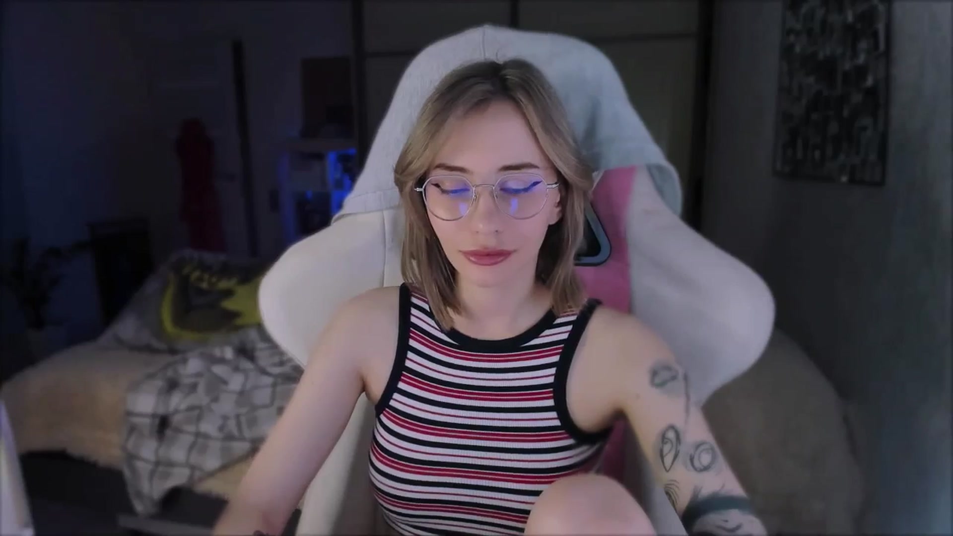 Gallery image thumbnail from Space_Eva's myfreecams stream on, 02/22/2024, 02:35 image 4 of 20