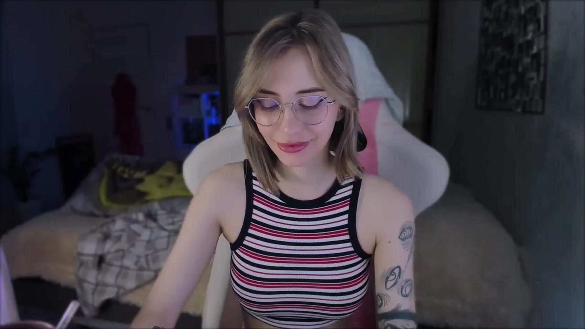 Gallery image thumbnail from Space_Eva's myfreecams stream on, 02/22/2024, 02:35 image 15 of 20