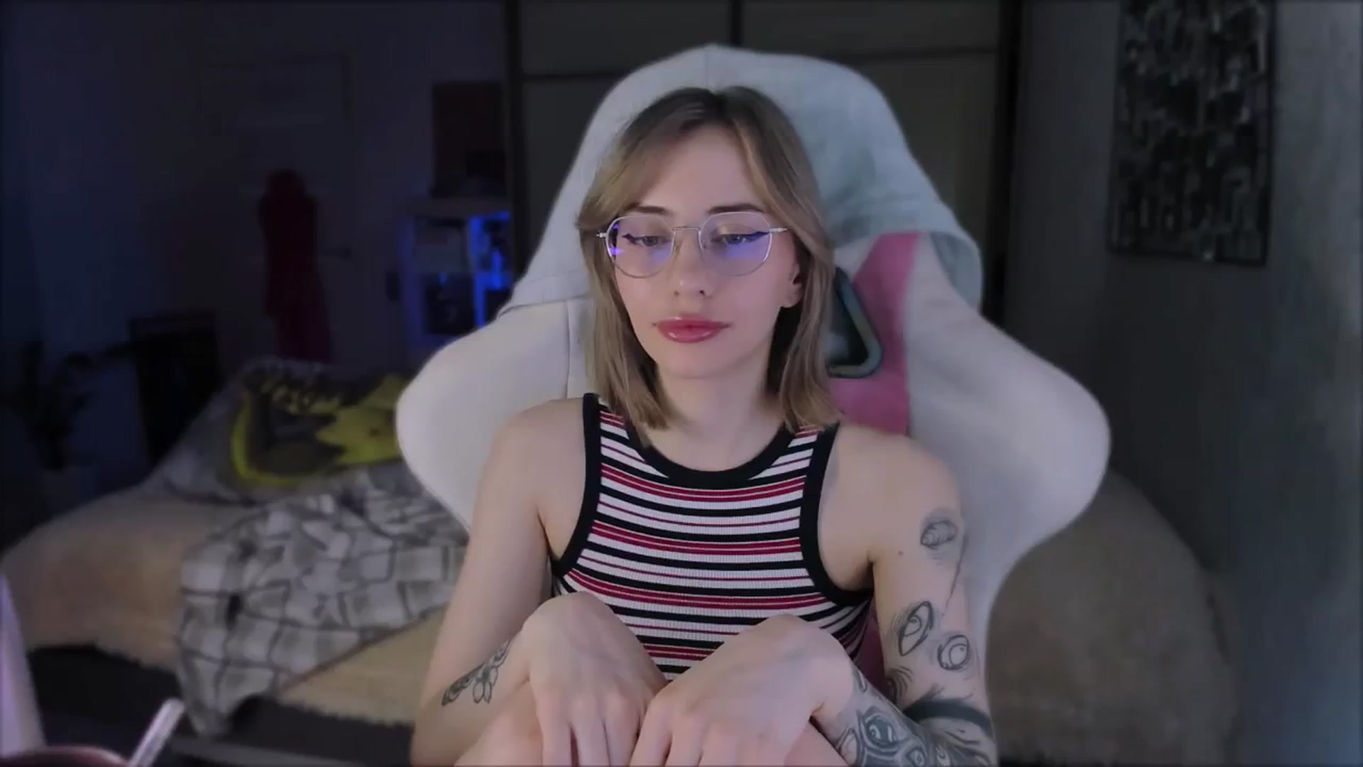 Gallery image thumbnail from Space_Eva's myfreecams stream on, 02/22/2024, 02:35 image 17 of 20