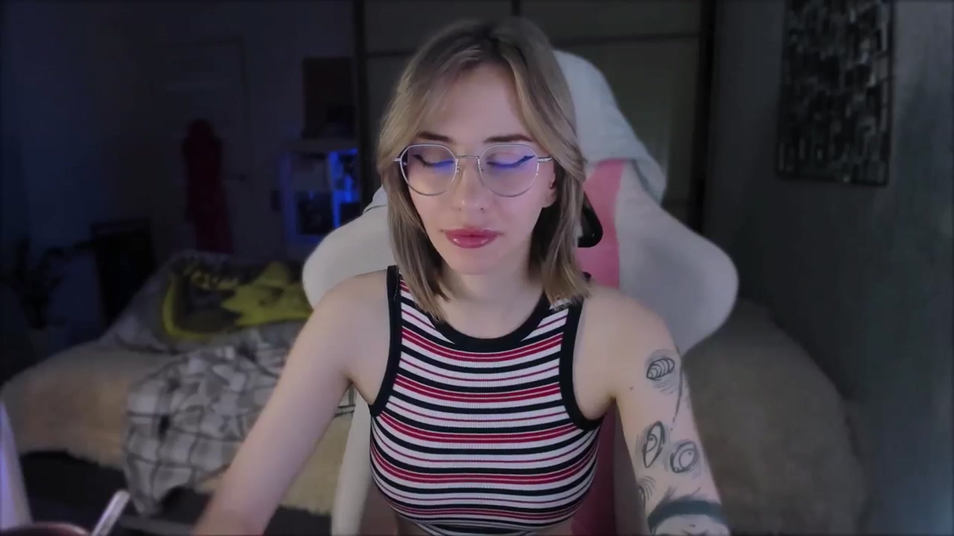 Gallery image thumbnail from Space_Eva's myfreecams stream on, 02/22/2024, 02:35 image 13 of 20