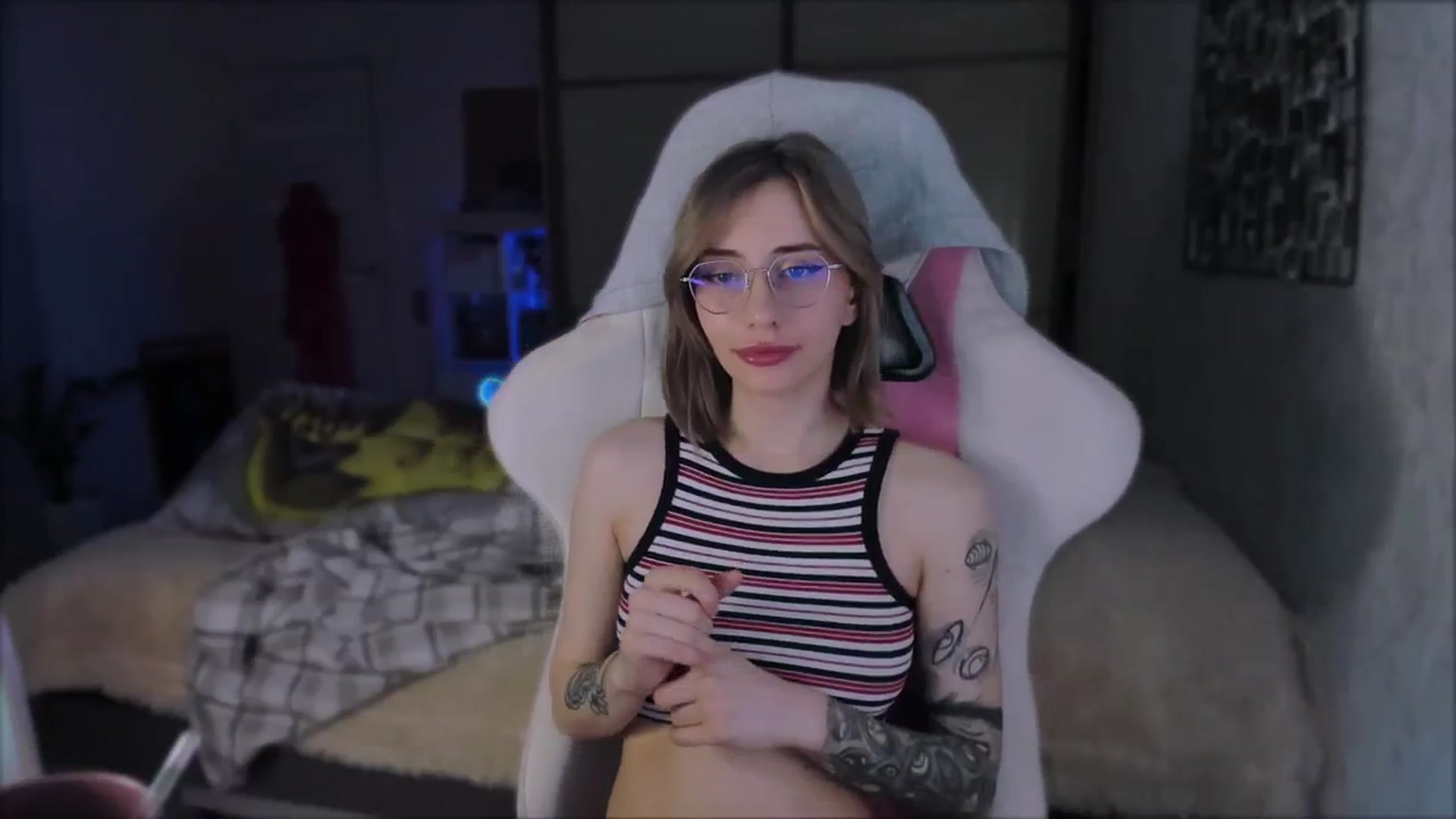 Gallery image thumbnail from Space_Eva's myfreecams stream on, 02/22/2024, 02:35 image 12 of 20