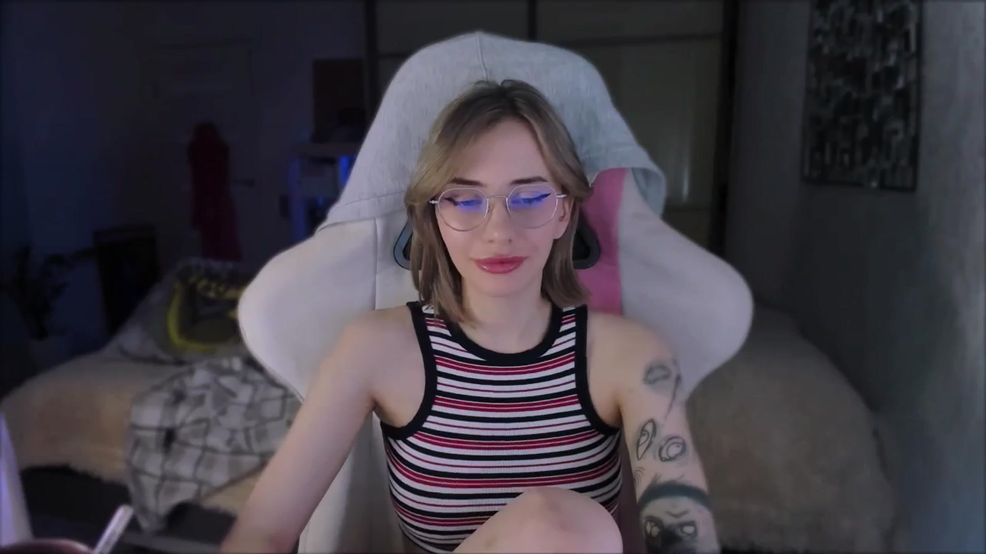 Gallery image thumbnail from Space_Eva's myfreecams stream on, 02/22/2024, 02:35 image 19 of 20