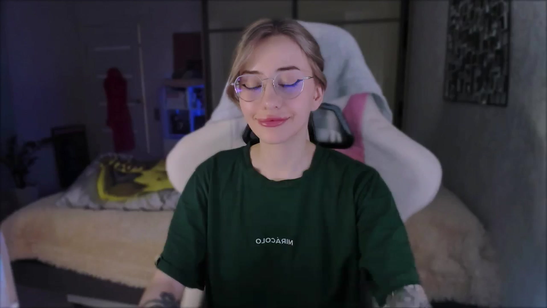 Gallery image thumbnail from Space_Eva's myfreecams stream on, 02/22/2024, 04:26 image 9 of 20