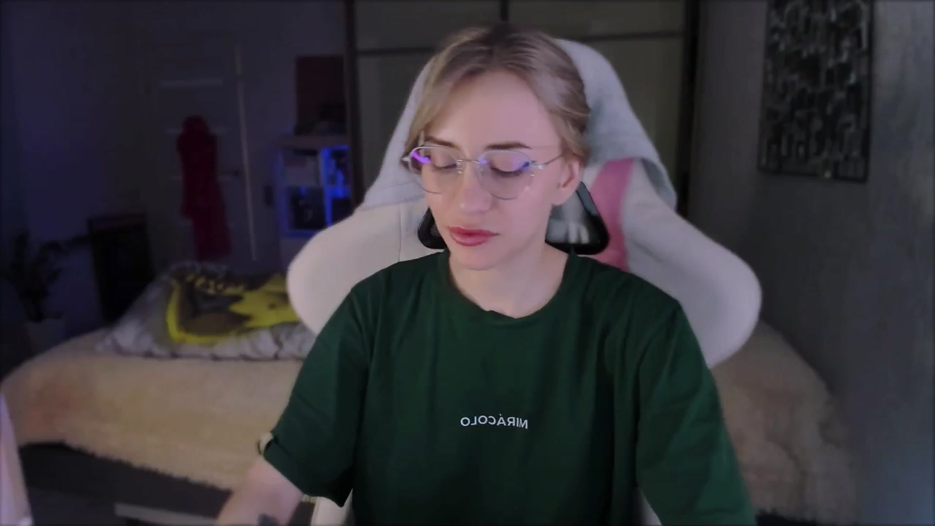 Gallery image thumbnail from Space_Eva's myfreecams stream on, 02/22/2024, 04:26 image 6 of 20