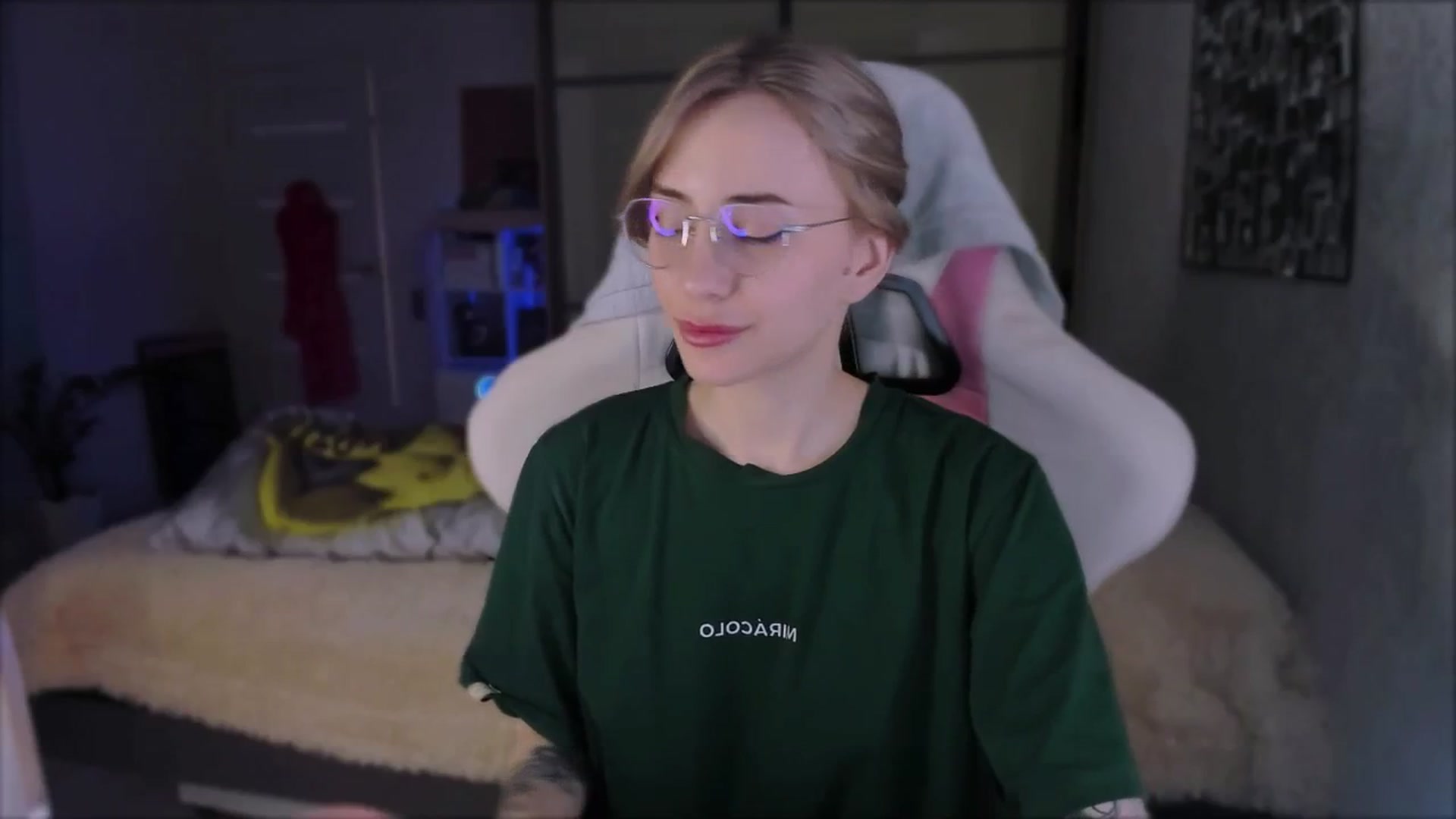 Gallery image thumbnail from Space_Eva's myfreecams stream on, 02/22/2024, 04:26 image 8 of 20