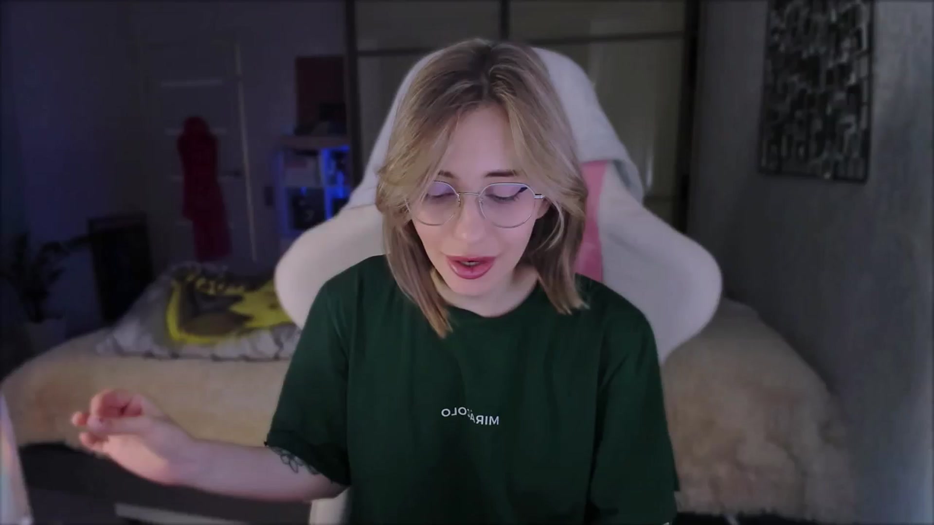 Gallery image thumbnail from Space_Eva's myfreecams stream on, 02/22/2024, 04:26 image 1 of 20