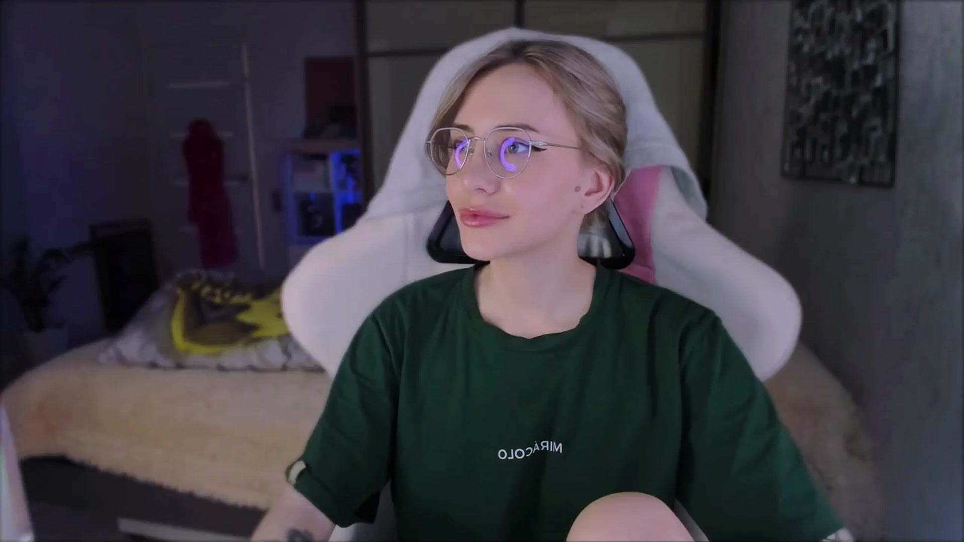 Gallery image thumbnail from Space_Eva's myfreecams stream on, 02/22/2024, 04:26 image 12 of 20