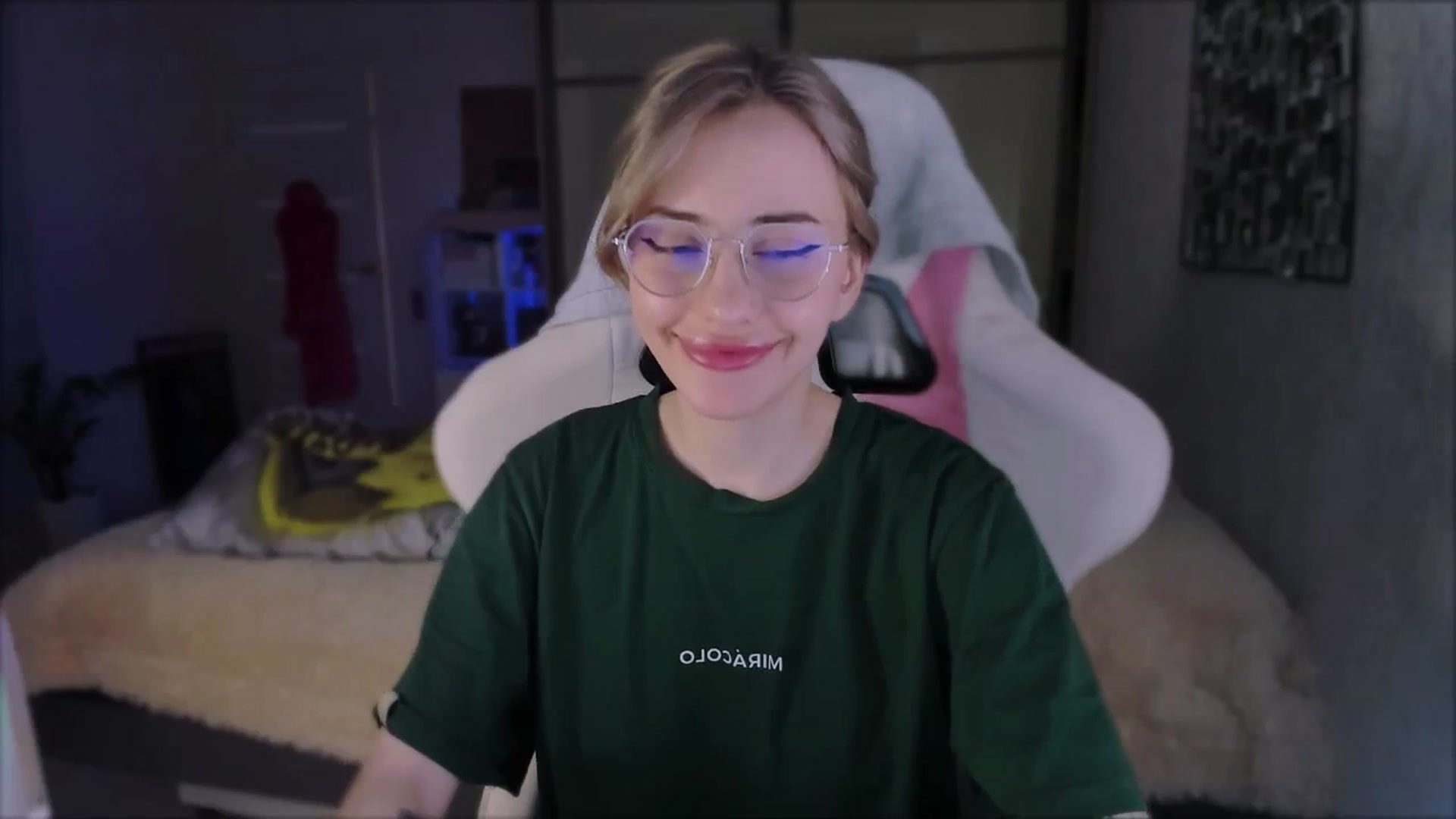 Gallery image thumbnail from Space_Eva's myfreecams stream on, 02/22/2024, 04:26 image 5 of 20
