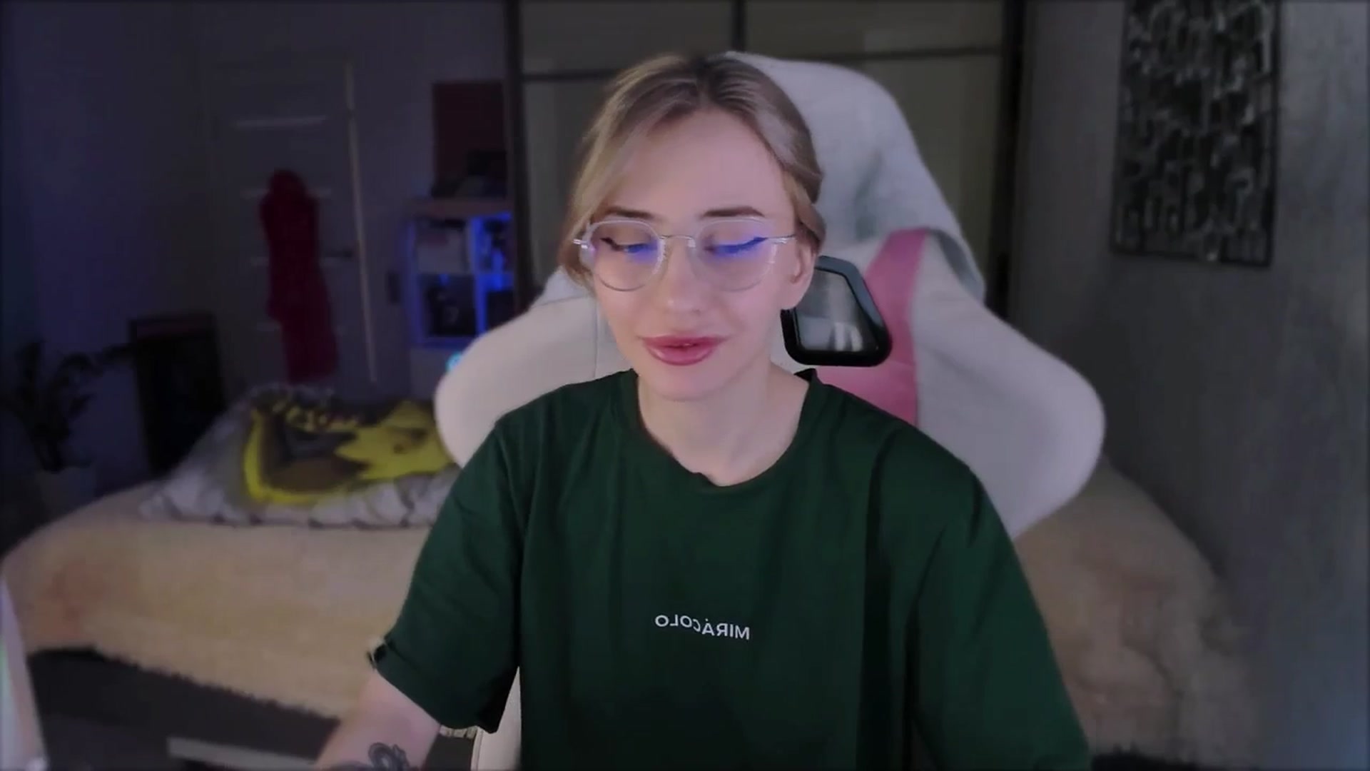 Gallery image thumbnail from Space_Eva's myfreecams stream on, 02/22/2024, 04:26 image 3 of 20