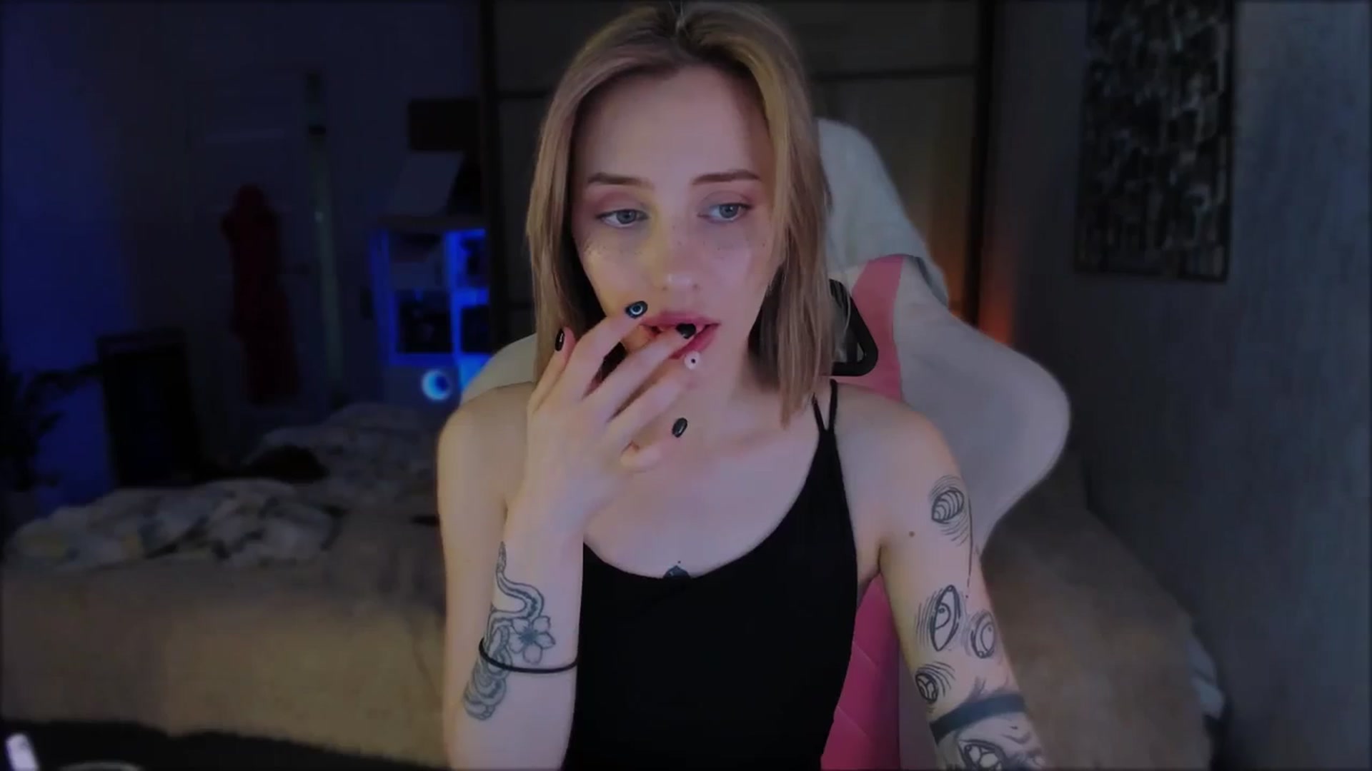 Gallery image thumbnail from Space_Eva's myfreecams stream on, 02/27/2024, 02:22 image 16 of 20