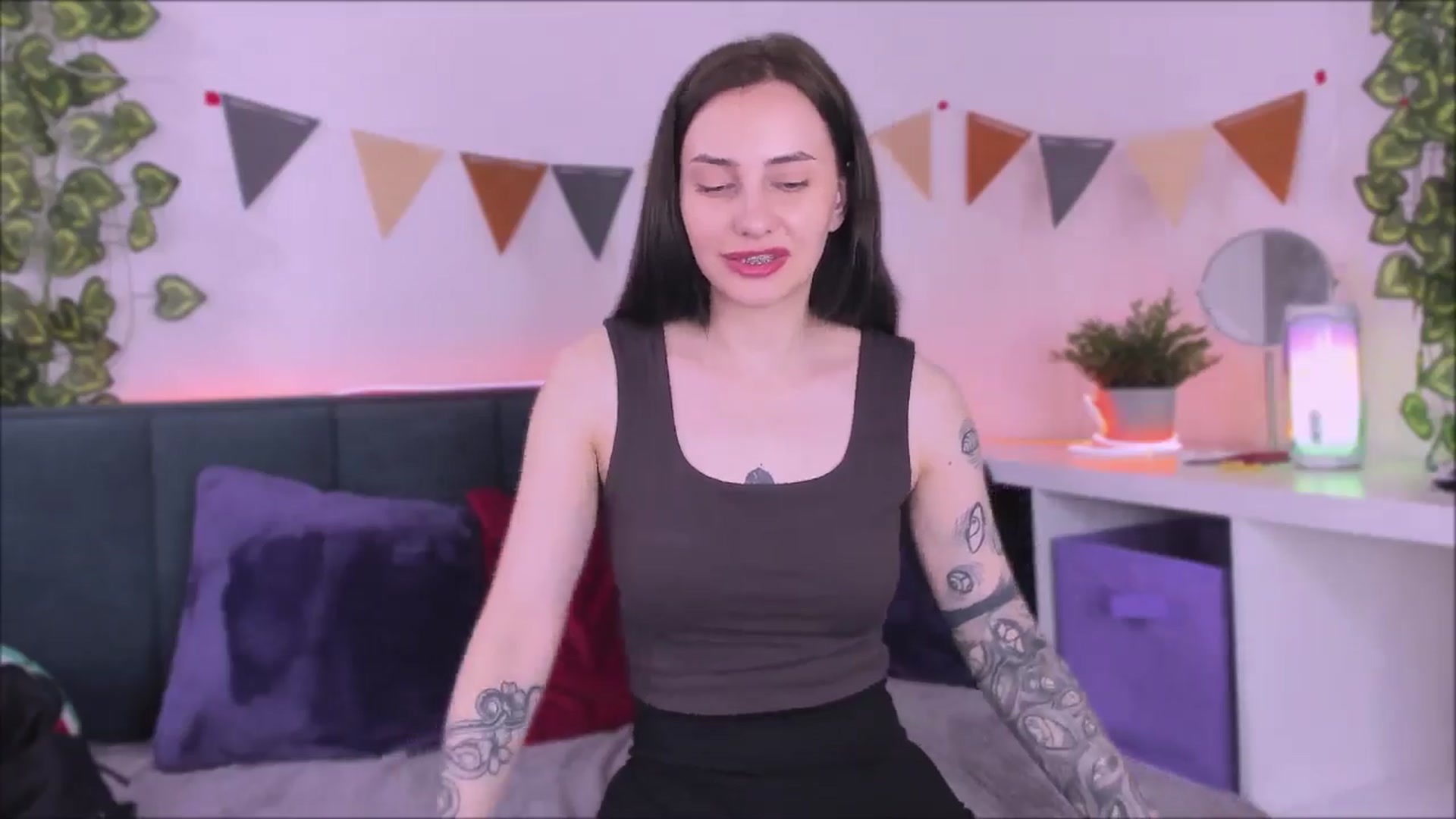 Gallery image thumbnail from Space_Eva's myfreecams stream on, 06/06/2024, 06:49 image 16 of 20